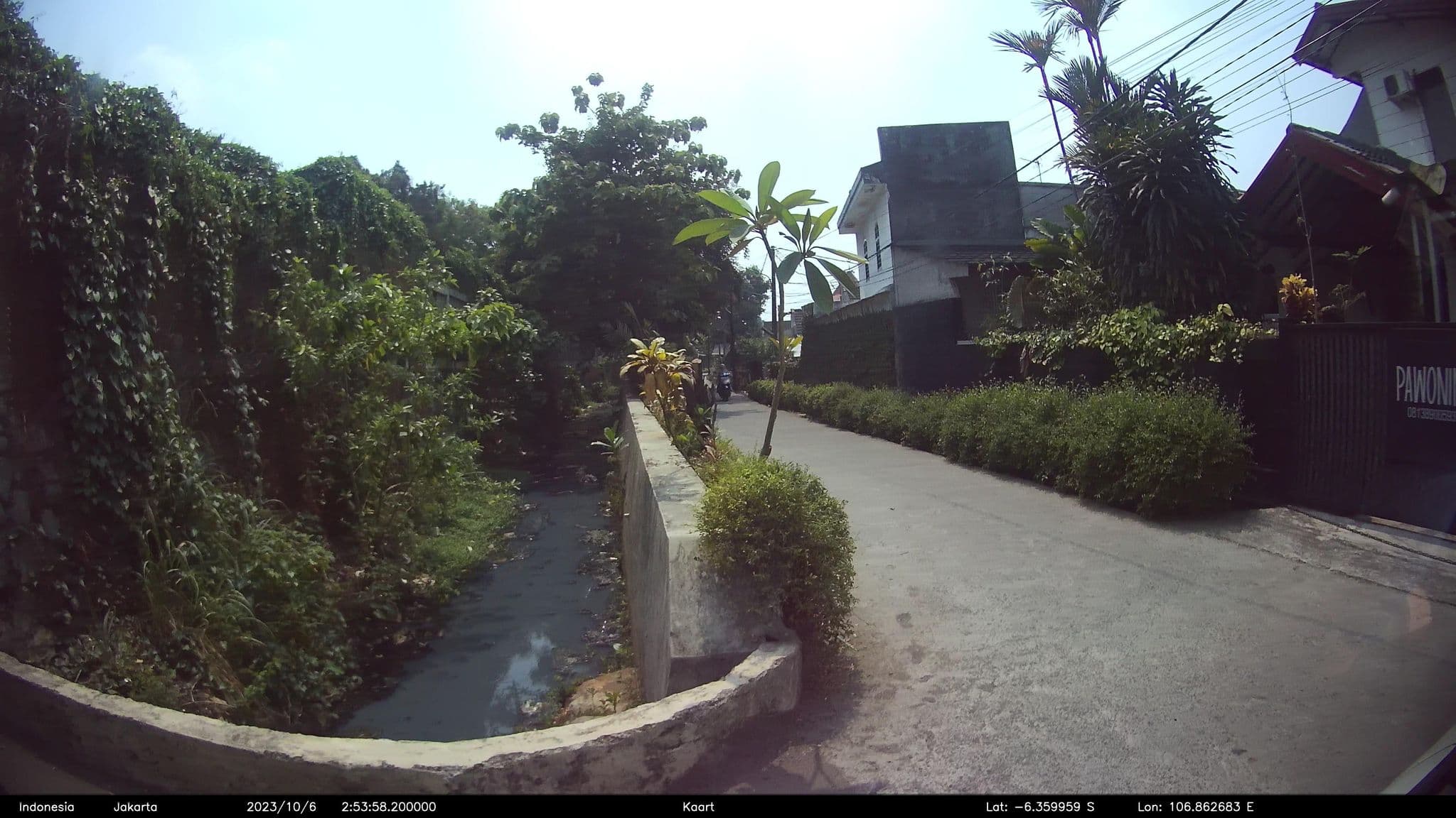Street view near Purple Princess' B'room, Depok — © kaart_2 (CC BY-SA · Mapillary)