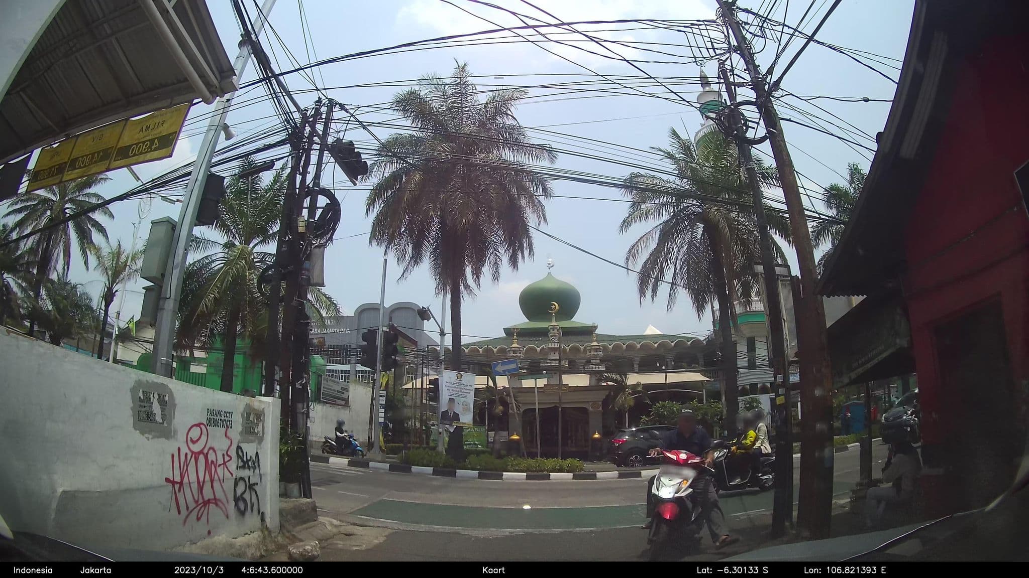 Street view near Wisma la muri, Jakarta — © kaart5 (CC BY-SA · Mapillary)