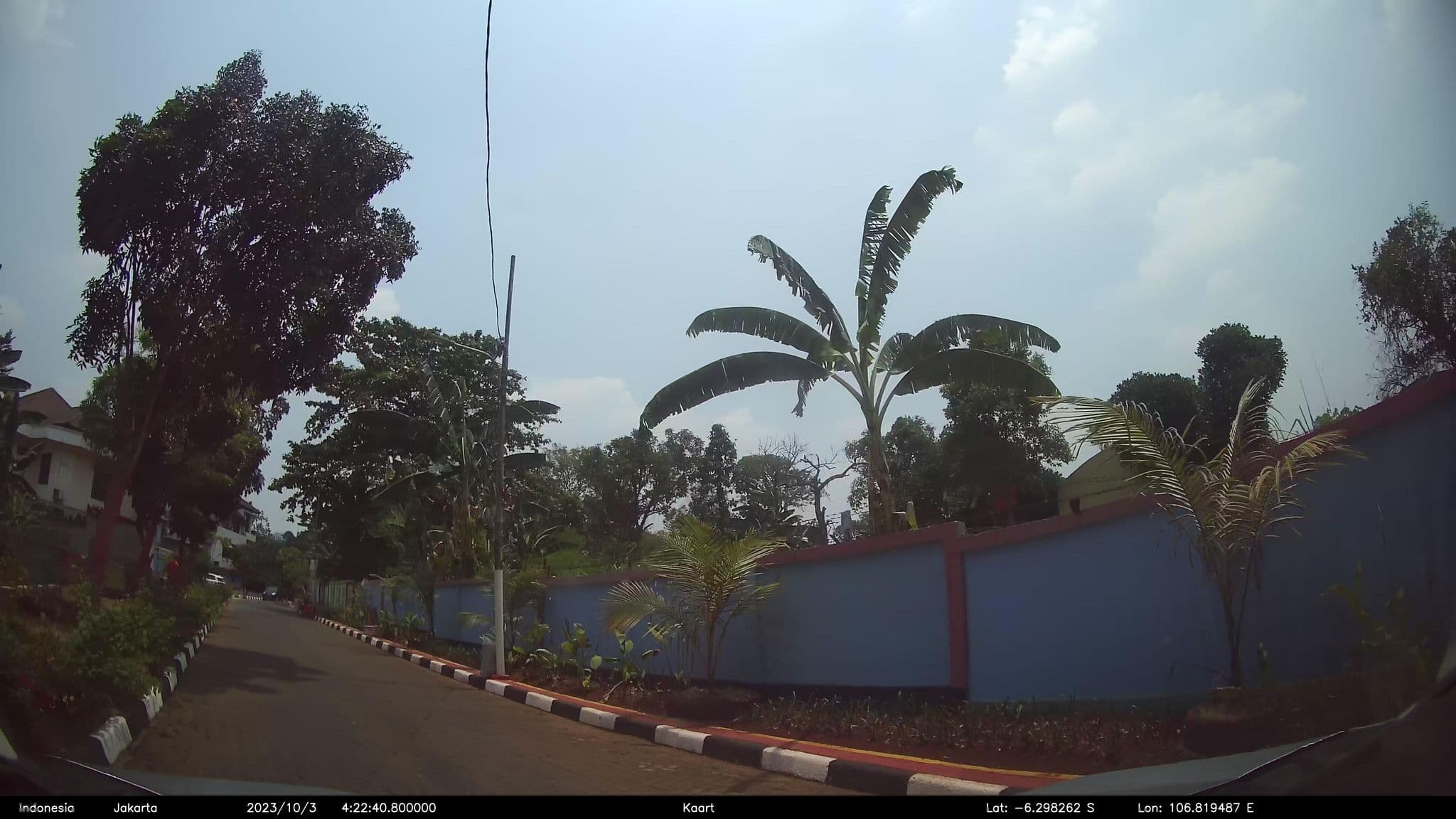 Street view near by d pool, Jakarta — © kaart5 (CC BY-SA · Mapillary)