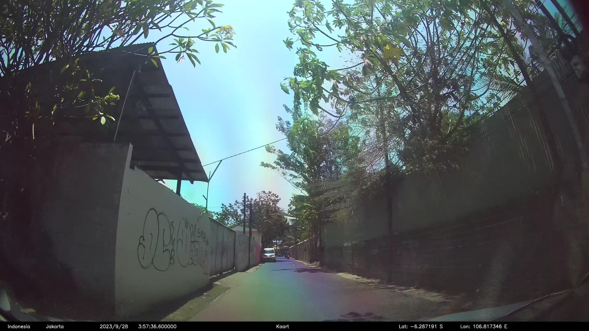 Street view near Hotel Atlet Century Park, Jakarta — © kaart_2 (CC BY-SA · Mapillary)