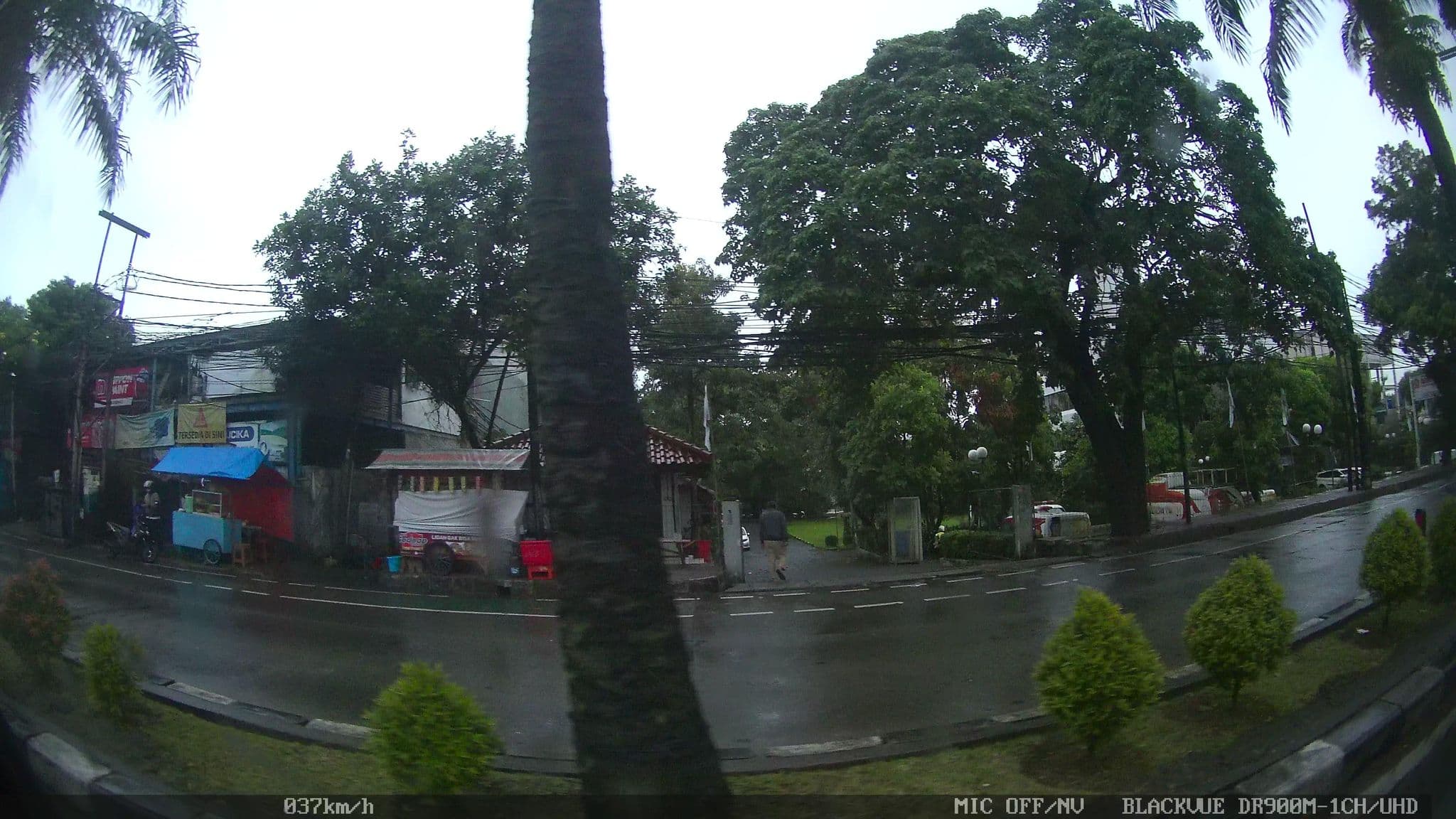 Street view near mount hermont, Jakarta — © kaart5 (CC BY-SA · Mapillary)