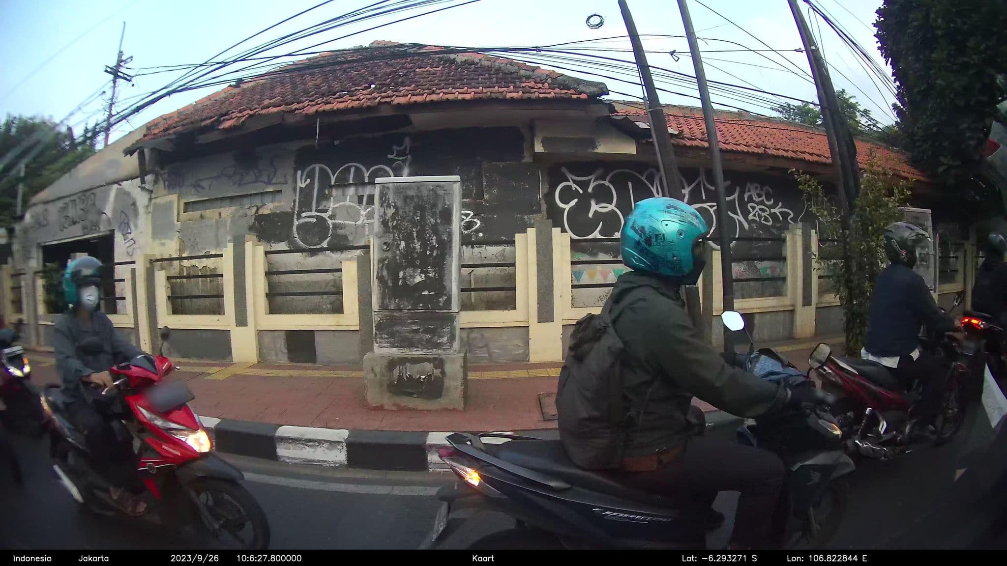 Street view near Hostel Pradana room 112A, Jakarta — © kaart5 (CC BY-SA · Mapillary)