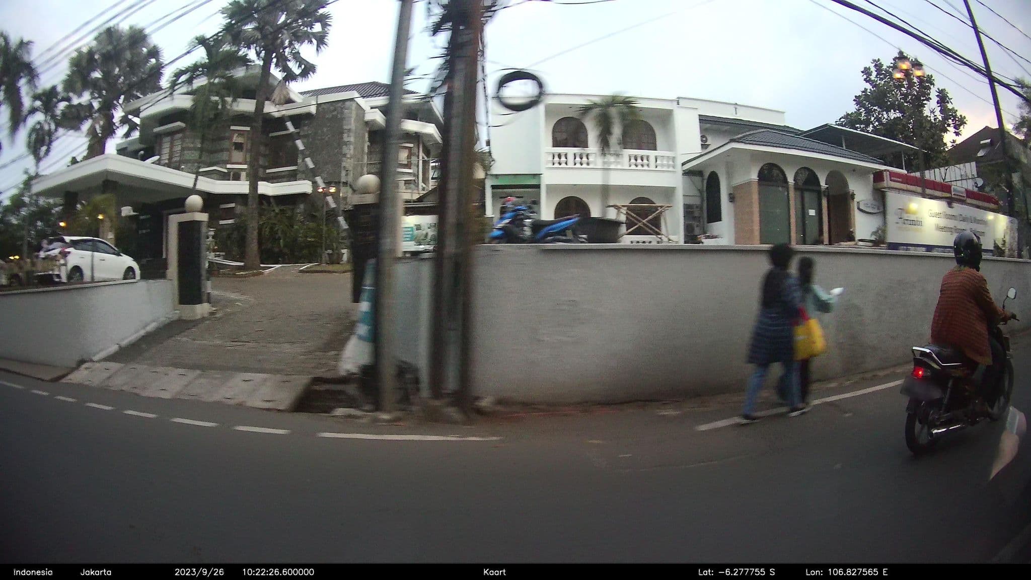 Street view near Kim's Room., Jakarta — © kaart5 (CC BY-SA · Mapillary)