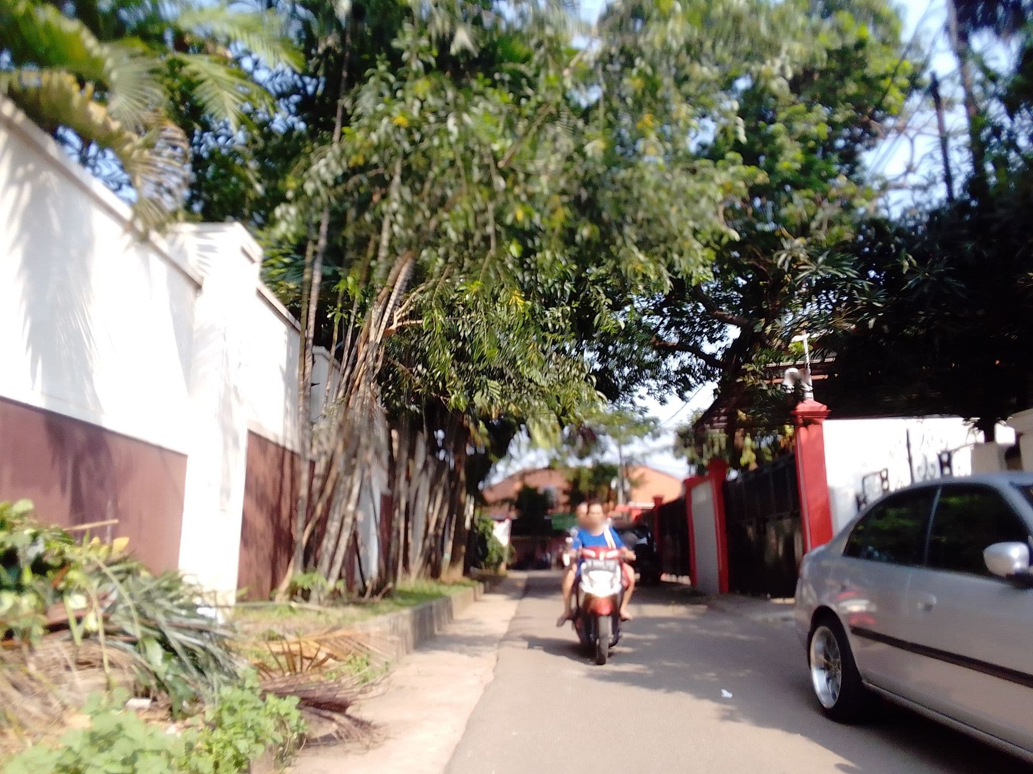 Street view near Kostan 68, Jakarta — © fedrian_syah (CC BY-SA · Mapillary)