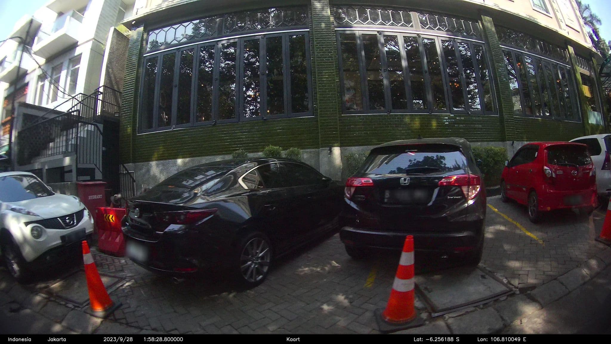 Street view near Swimming Pool, Jakarta — © kaart_2 (CC BY-SA · Mapillary)