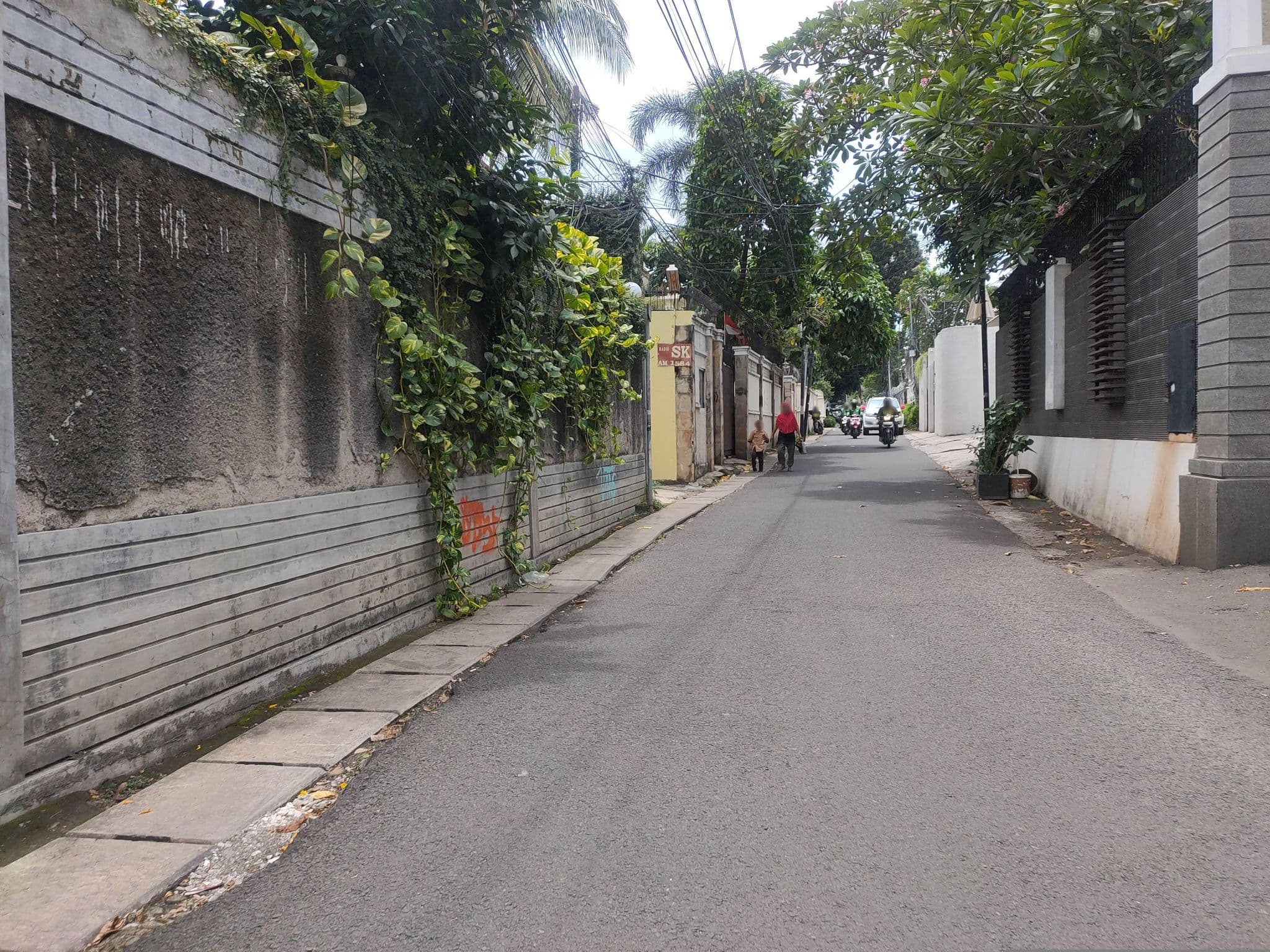 Street view near Terrace Airon Swiss Belhotel, Jakarta — © Kaart_Local (CC BY-SA · Mapillary)