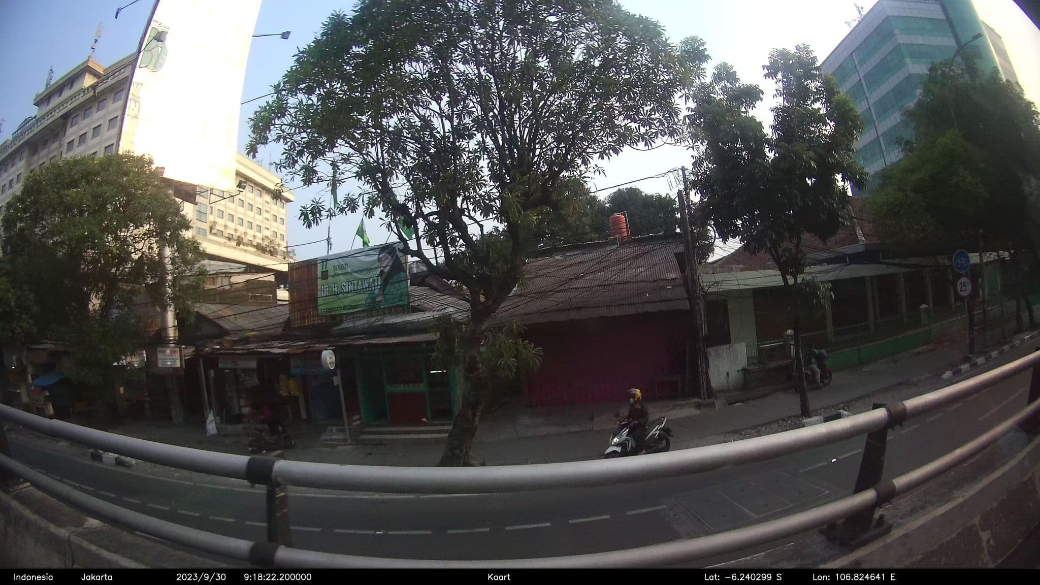 Street view near Maharadja, Jakarta — © kaart_2 (CC BY-SA · Mapillary)