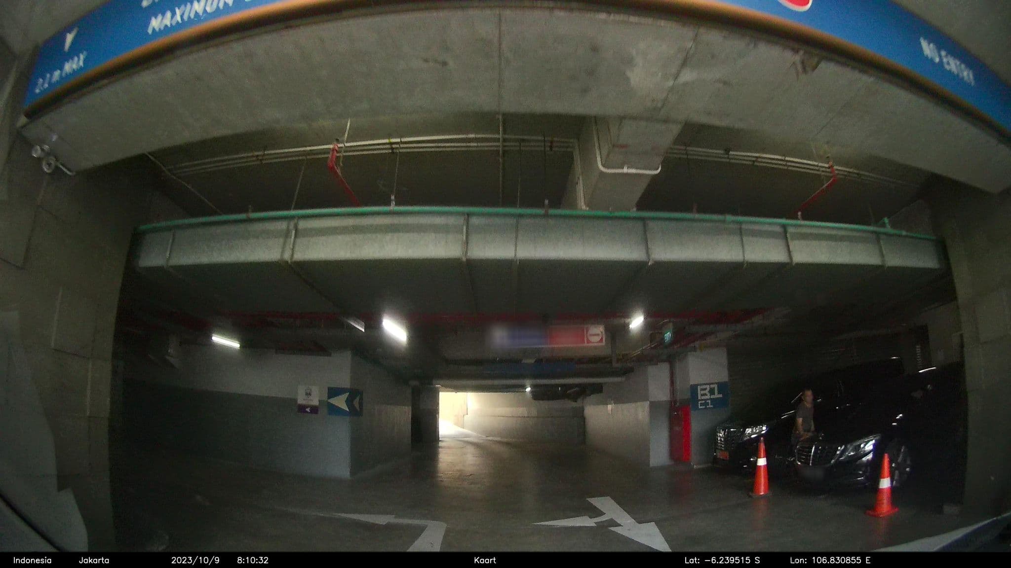 Street view near Pomelotel Patra Kuningan Hotel, Jakarta — © kaart_2 (CC BY-SA · Mapillary)