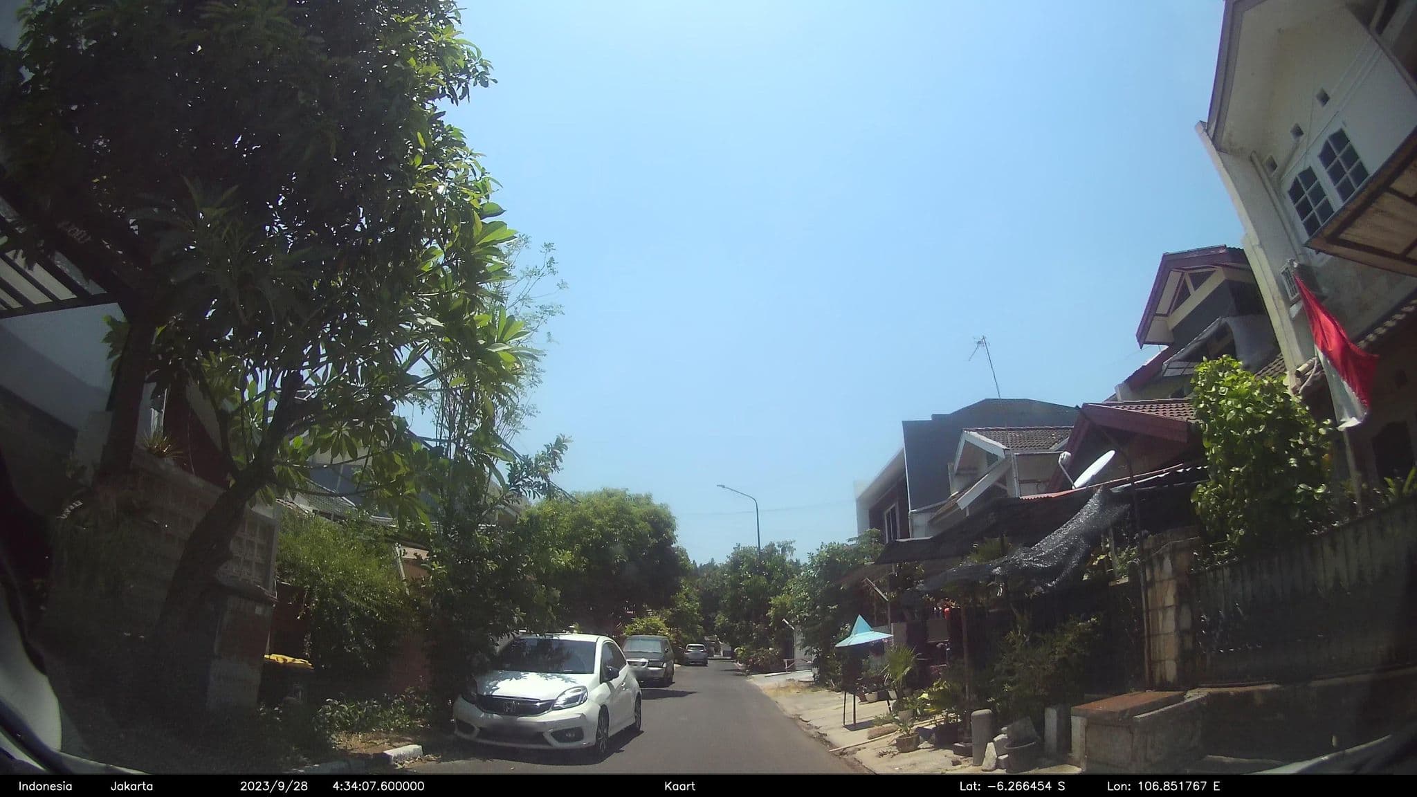 Street view near The sunan hotel, Jakarta — © kaart_2 (CC BY-SA · Mapillary)