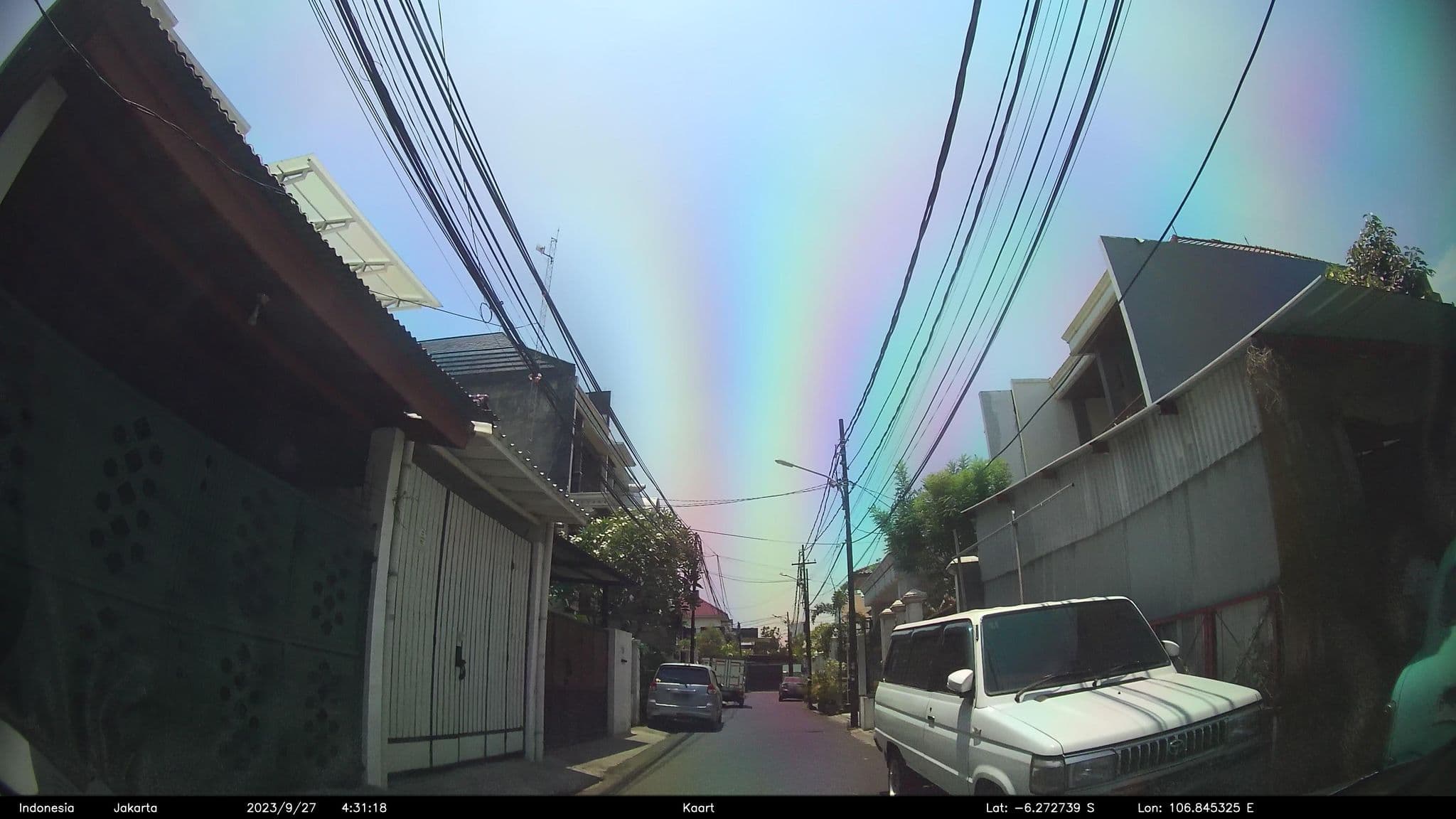 Street view near Fiducia Hotel, Jakarta — © kaart_2 (CC BY-SA · Mapillary)