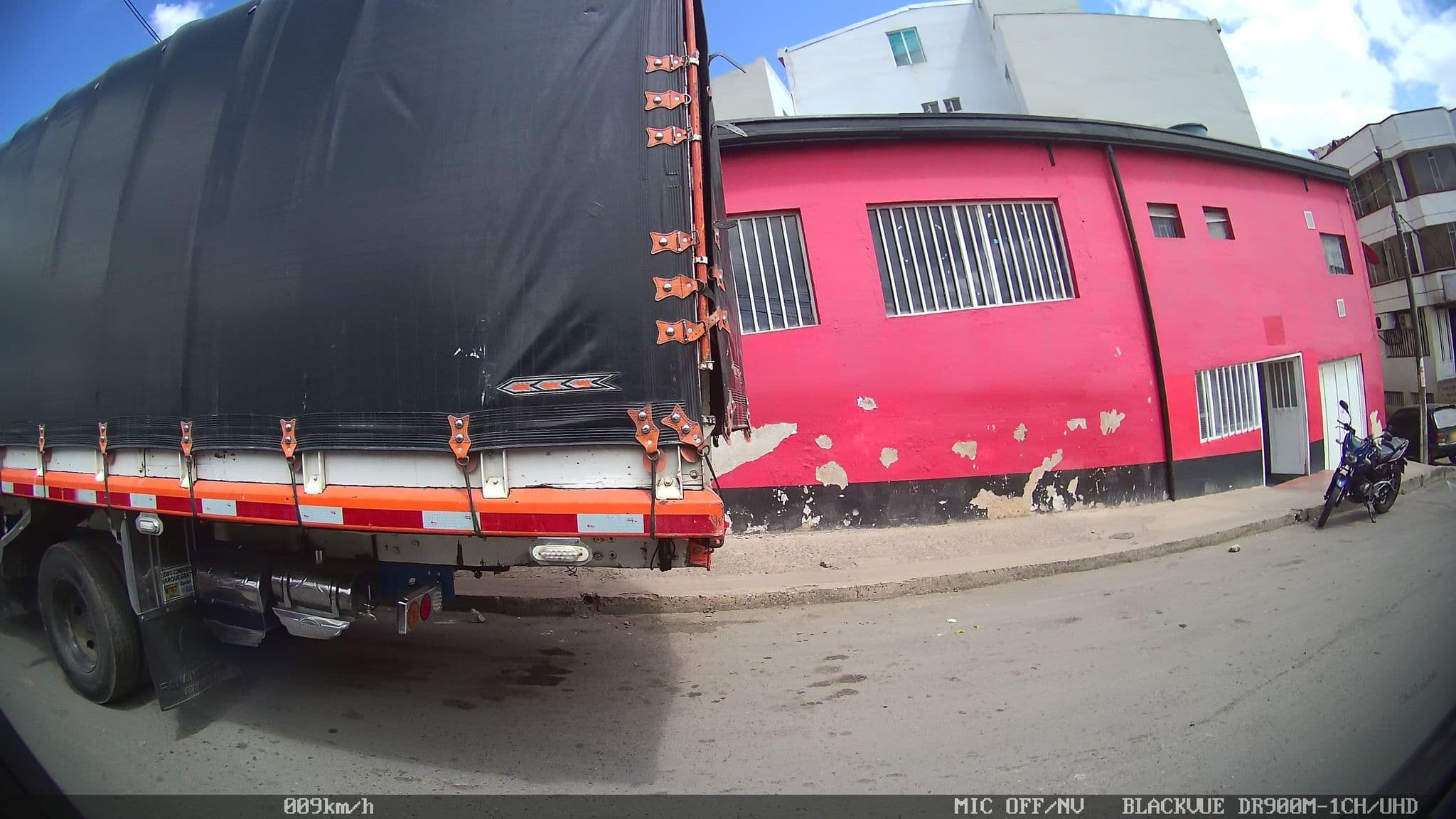 Street view near Casa Moreno, Tunja — © kaart_2 (CC BY-SA · Mapillary)