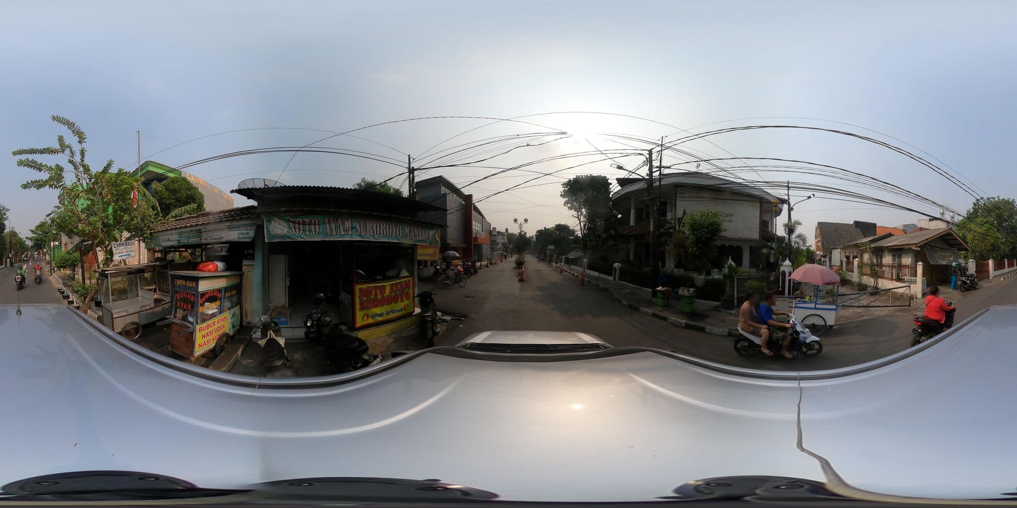 Street view near The Palace Hotel, Cipanas, Jakarta — © kaart5 (CC BY-SA · Mapillary)