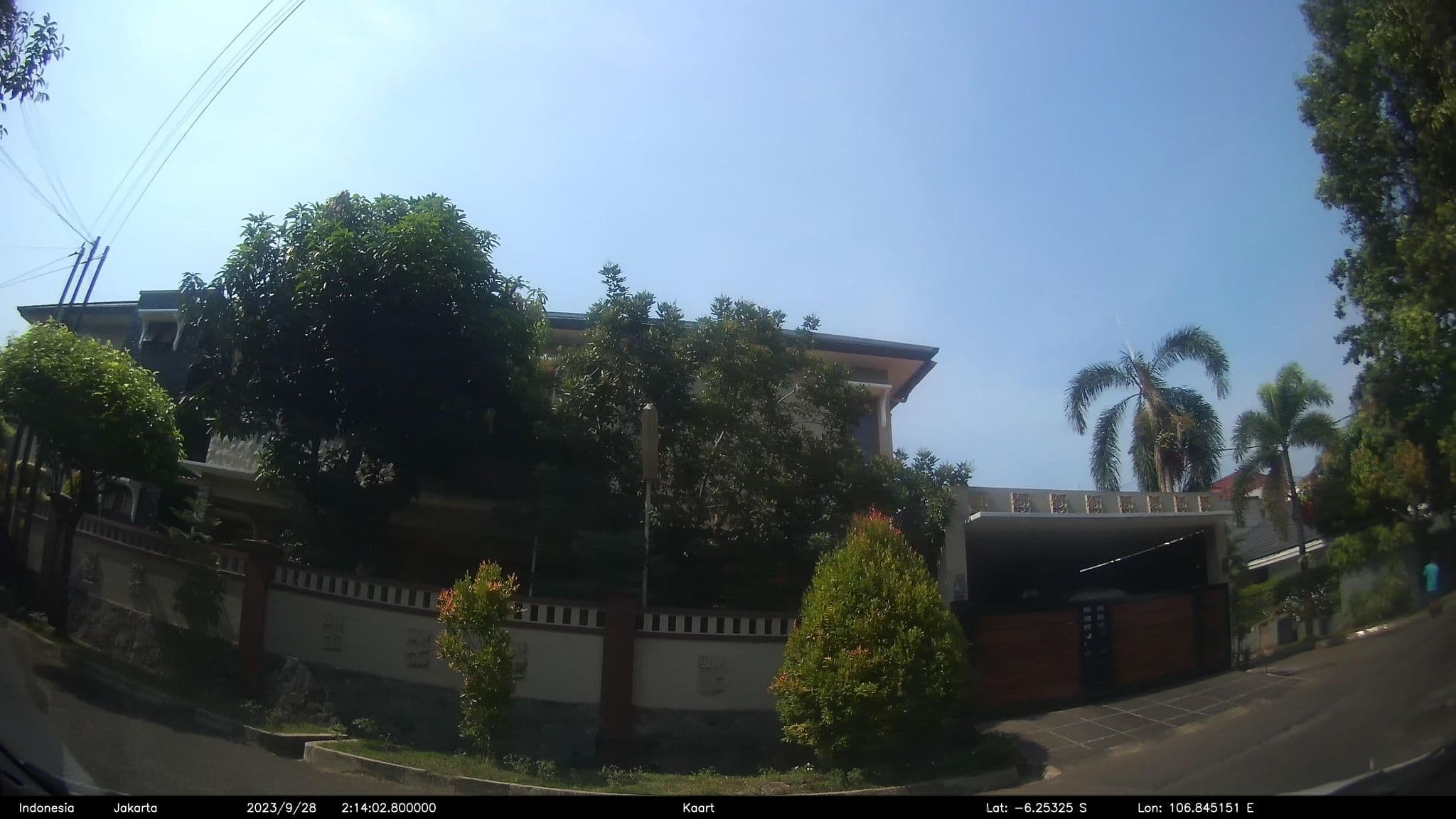 Street view near Royal Ambarukmo Hotel, Jakarta — © kaart_2 (CC BY-SA · Mapillary)