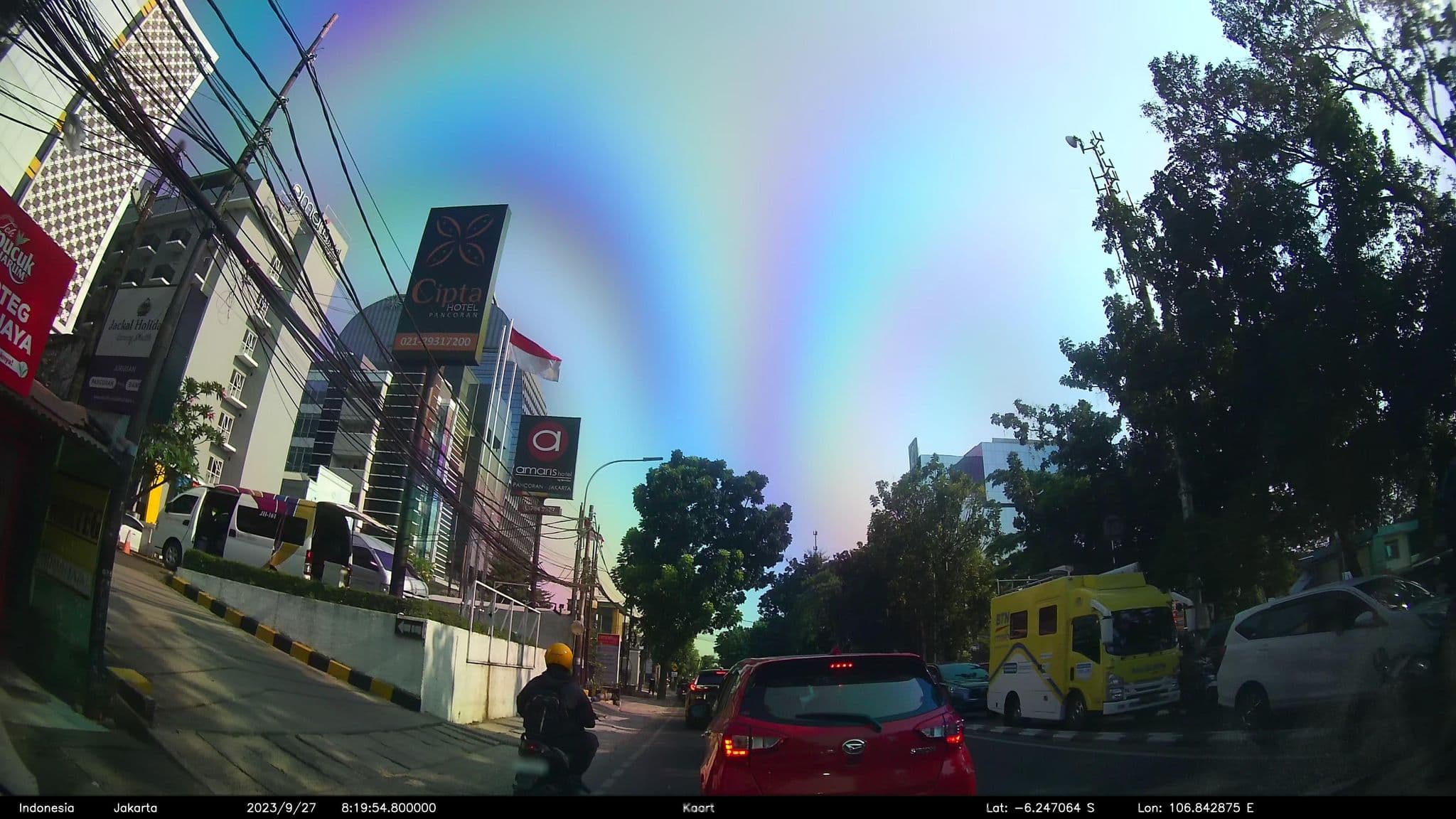 Street view near Long Iram Resto, Jakarta — © kaart_2 (CC BY-SA · Mapillary)
