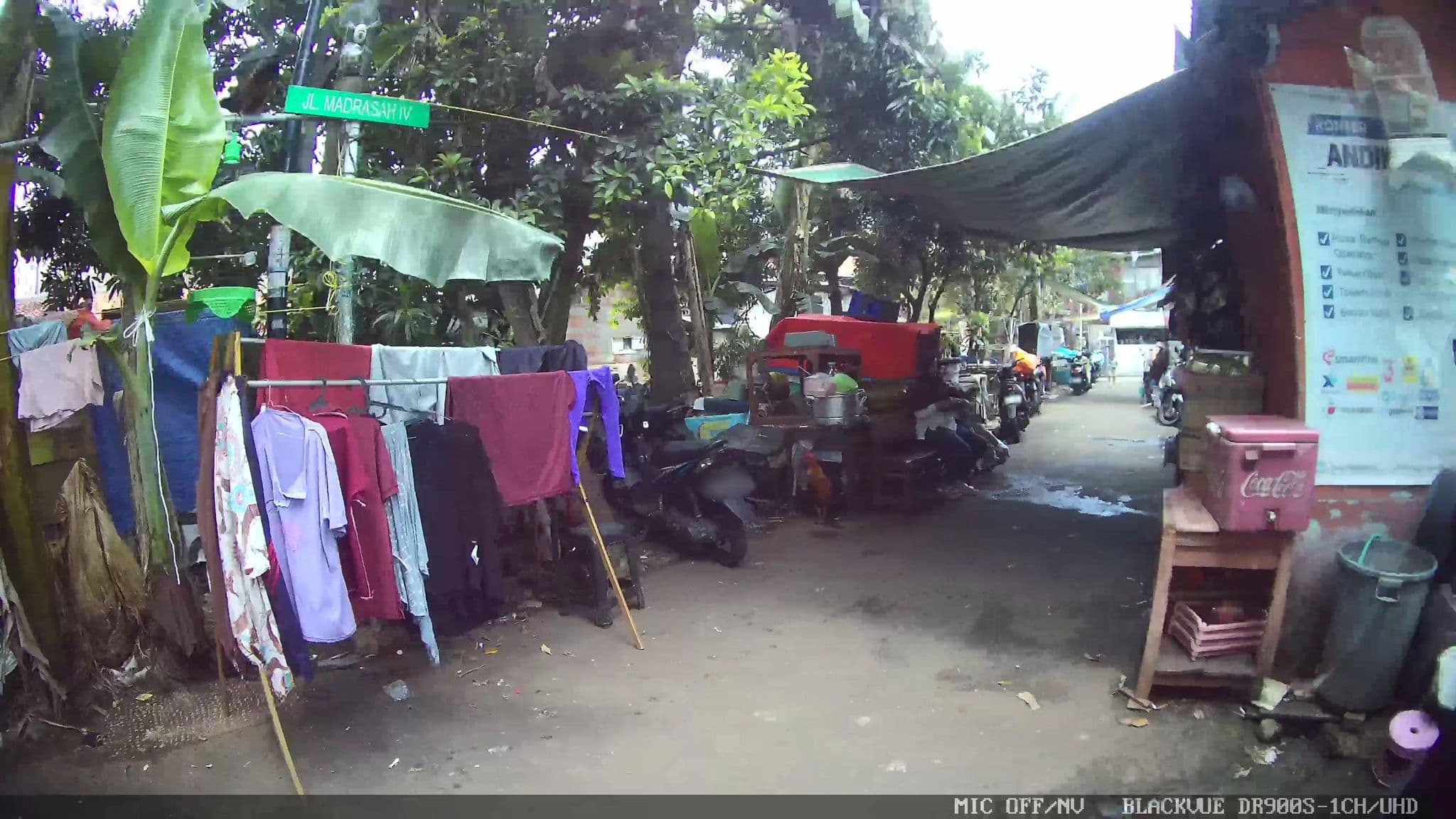 Street view near Puri Avia Hotel & Resort, Jakarta — © Kaart---LEFT (CC BY-SA · Mapillary)