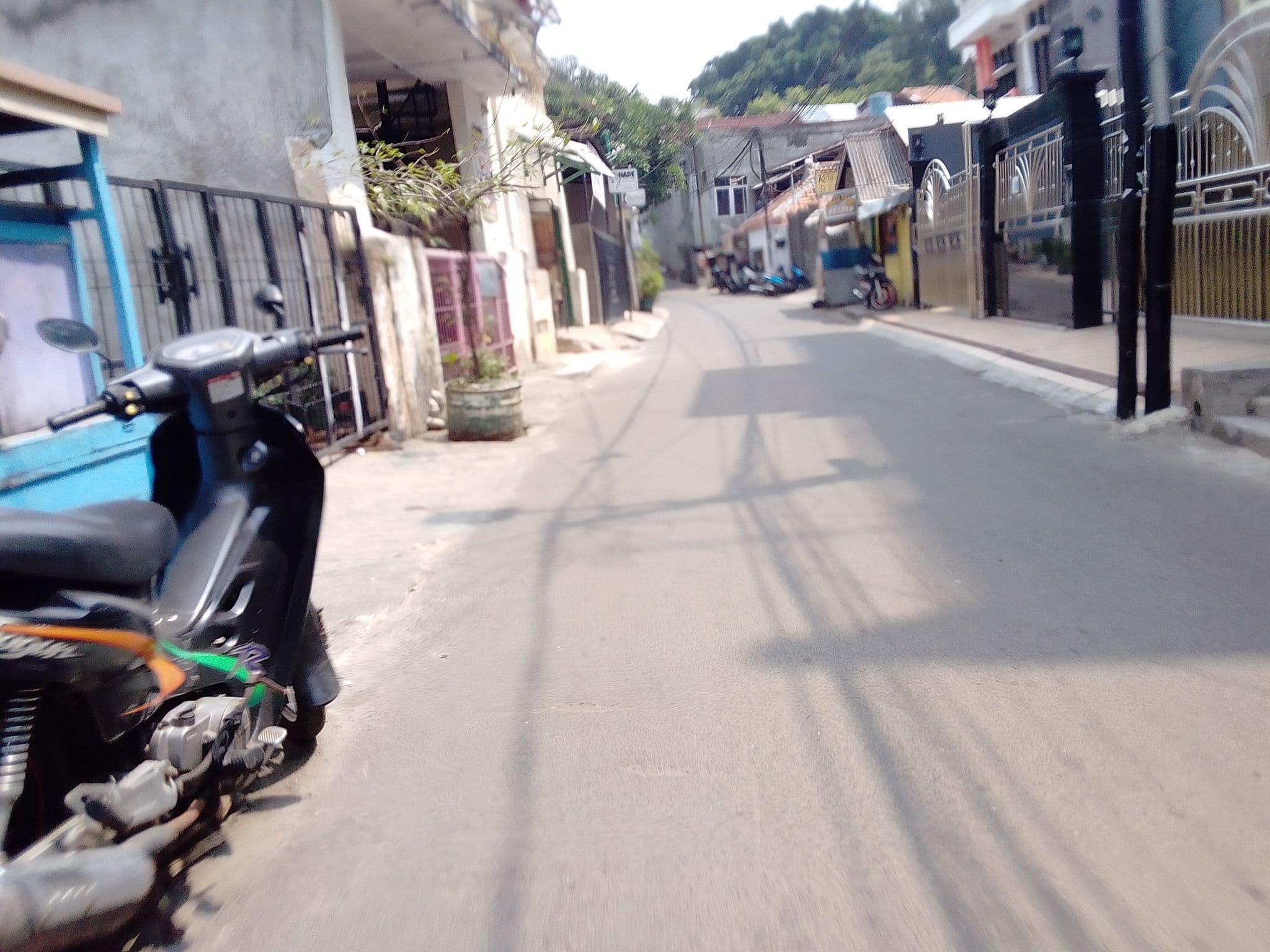 Street view near Kebayoran Hotel, Jakarta — © fedrian_syah (CC BY-SA · Mapillary)