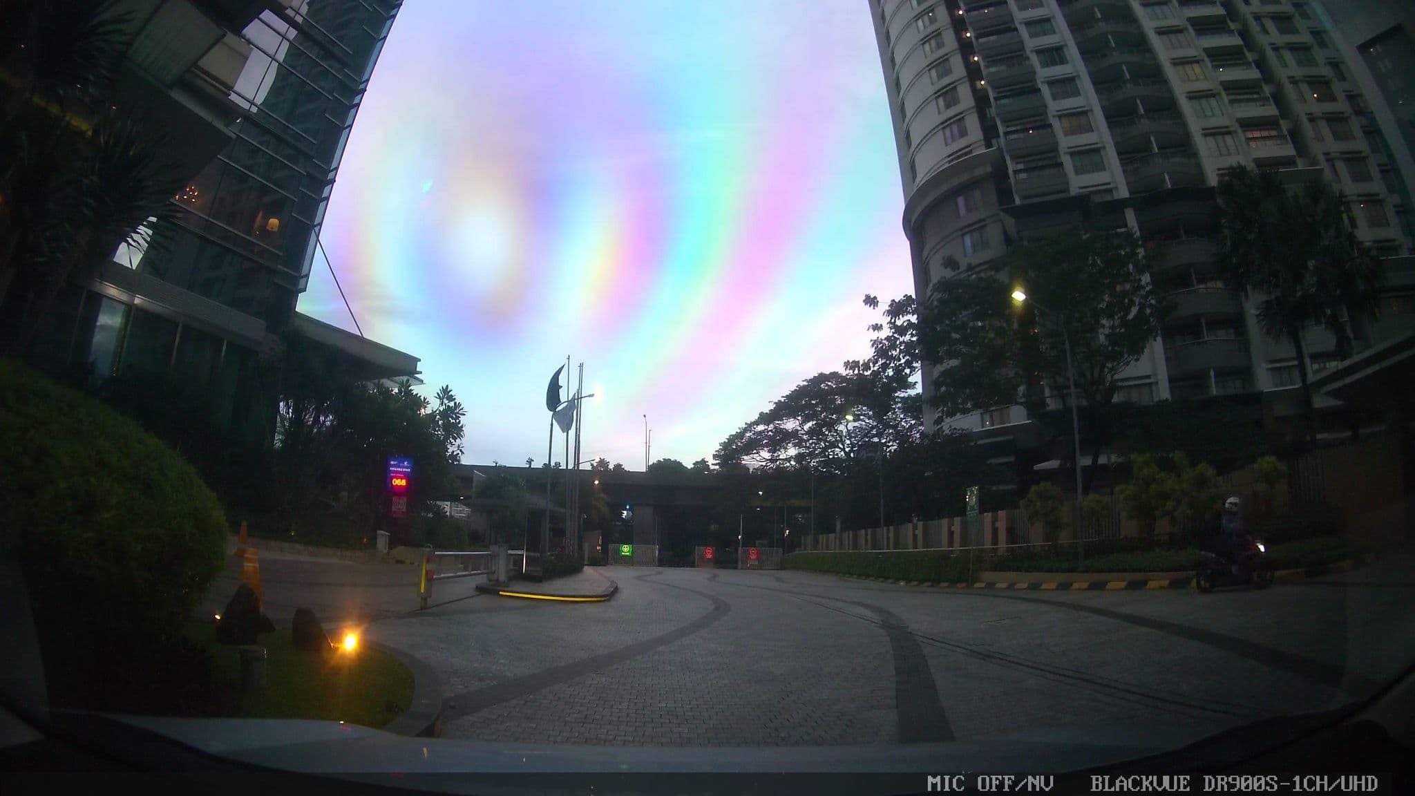 Street view near Pool side, KC, Jakarta — © Kaart---FRONT (CC BY-SA · Mapillary)