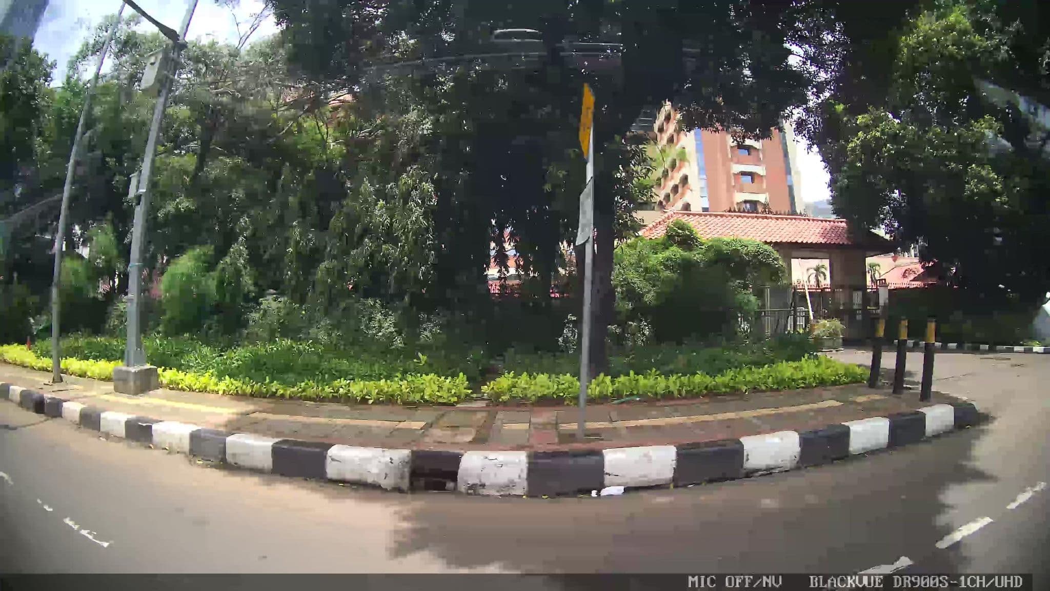 Street view near furia hotel, Jakarta — © Kaart---LEFT (CC BY-SA · Mapillary)