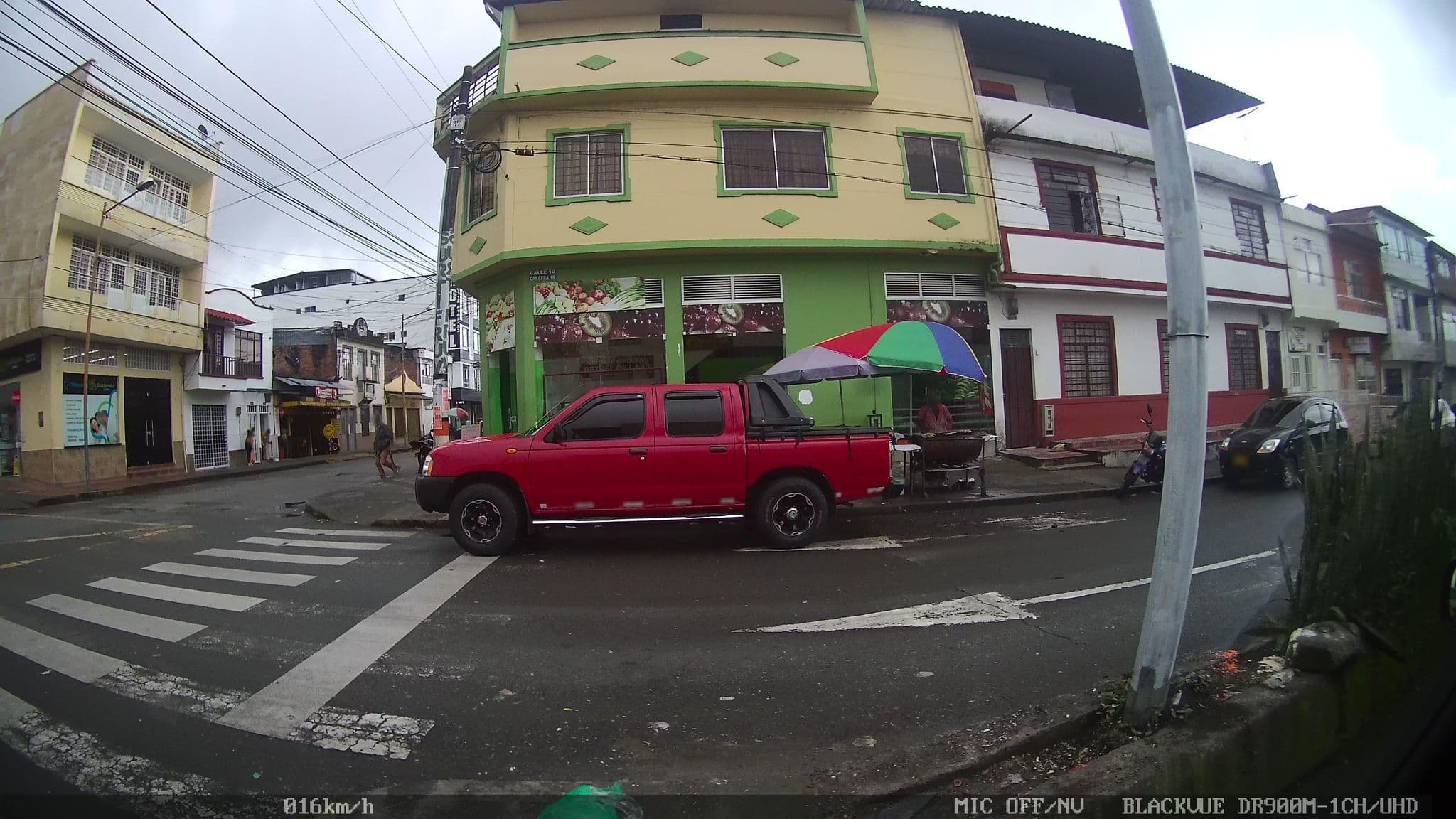 Street view near Hotel Cafe Estrella, Armenia — © kaart_2 (CC BY-SA · Mapillary)