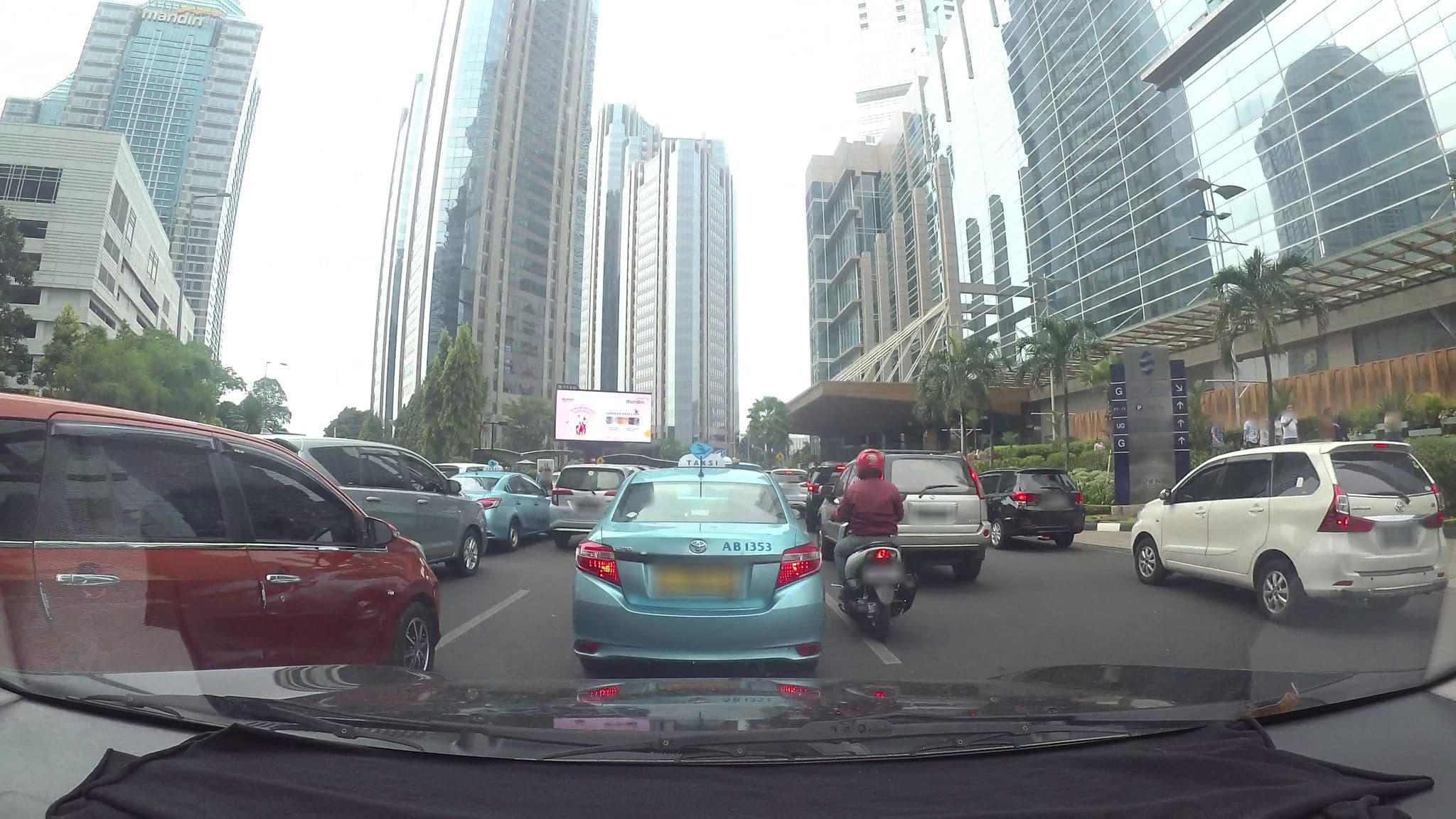 Street view near Royal Kidzania Hotel, Jakarta — © kaart_3 (CC BY-SA · Mapillary)
