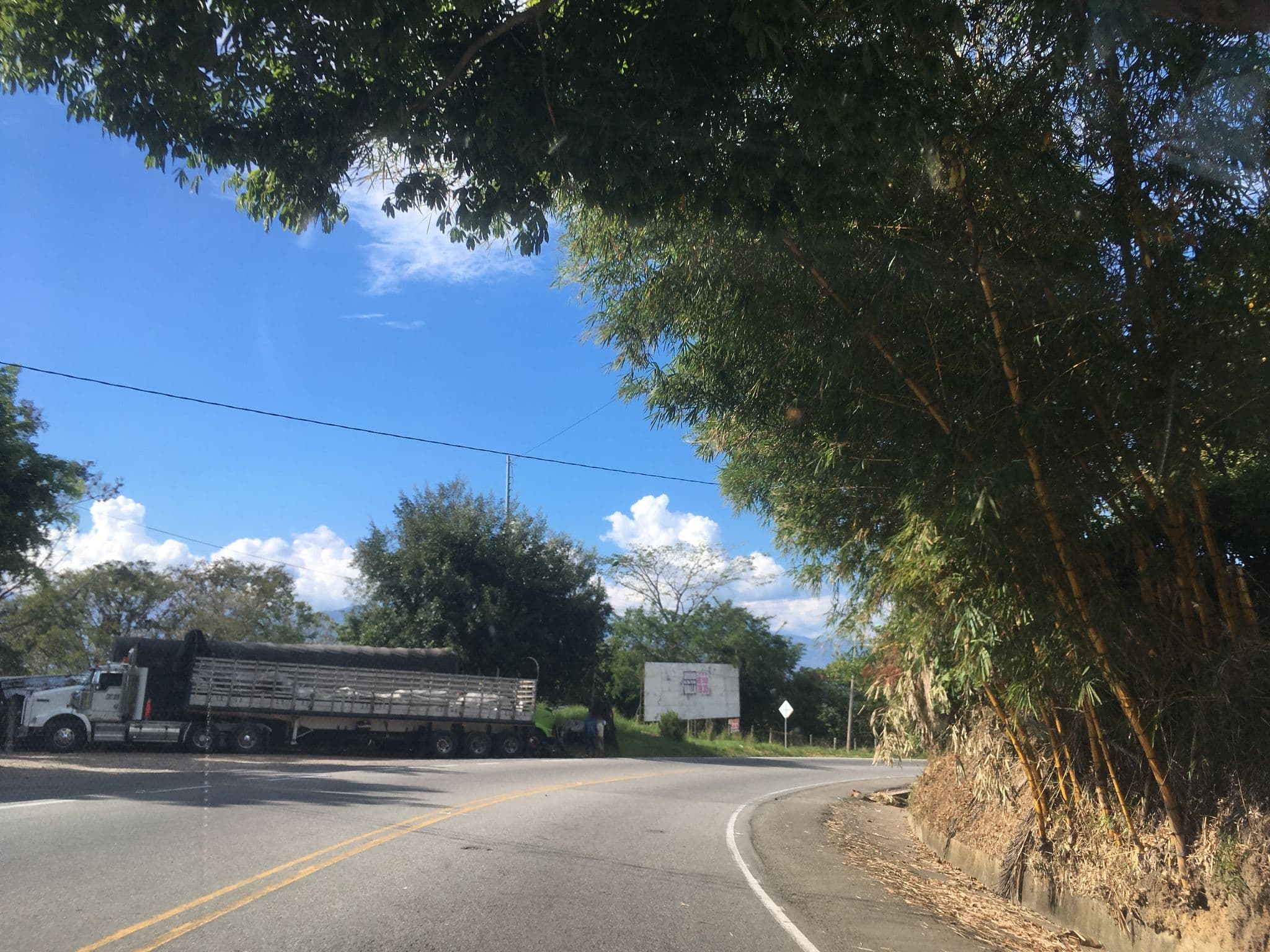 Street view near Hospedaje Buenos Aires, Socorro — © nicovargas (CC BY-SA · Mapillary)