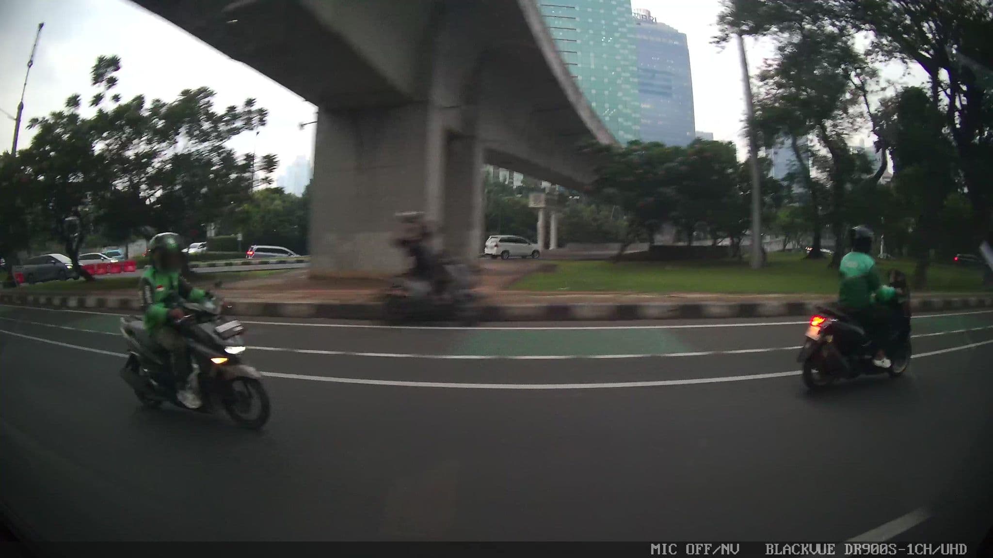 Street view near Crowne Plaza Hotel Jakarta 9th floors, Jakarta — © Kaart---LEFT (CC BY-SA · Mapillary)