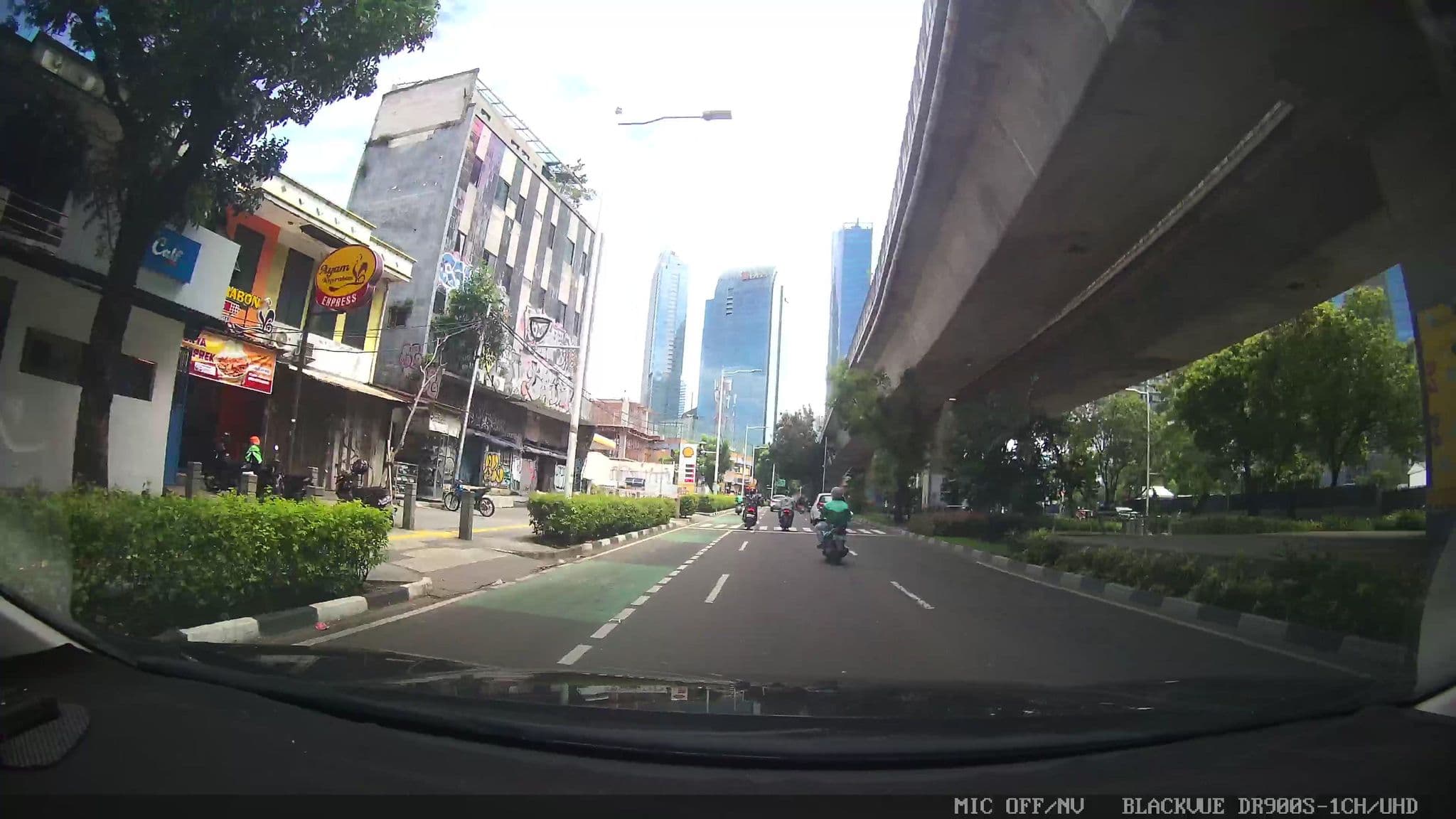 Street view near RedDoorz Plus Near Ambassador Mall, Jakarta — © Kaart---FRONT (CC BY-SA · Mapillary)