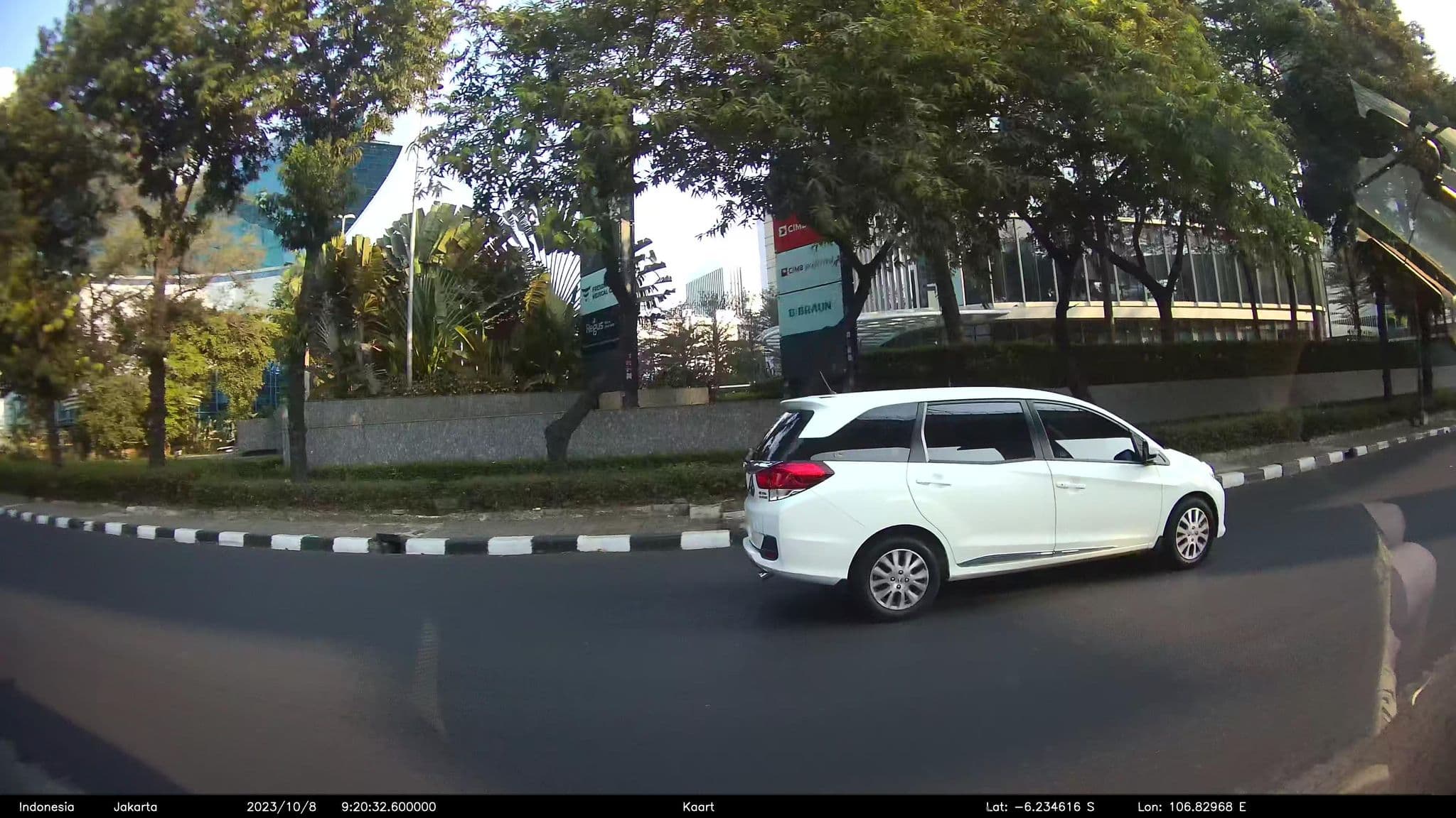 Street view near Grand Melia Ballroom, Jakarta — © kaart5 (CC BY-SA · Mapillary)