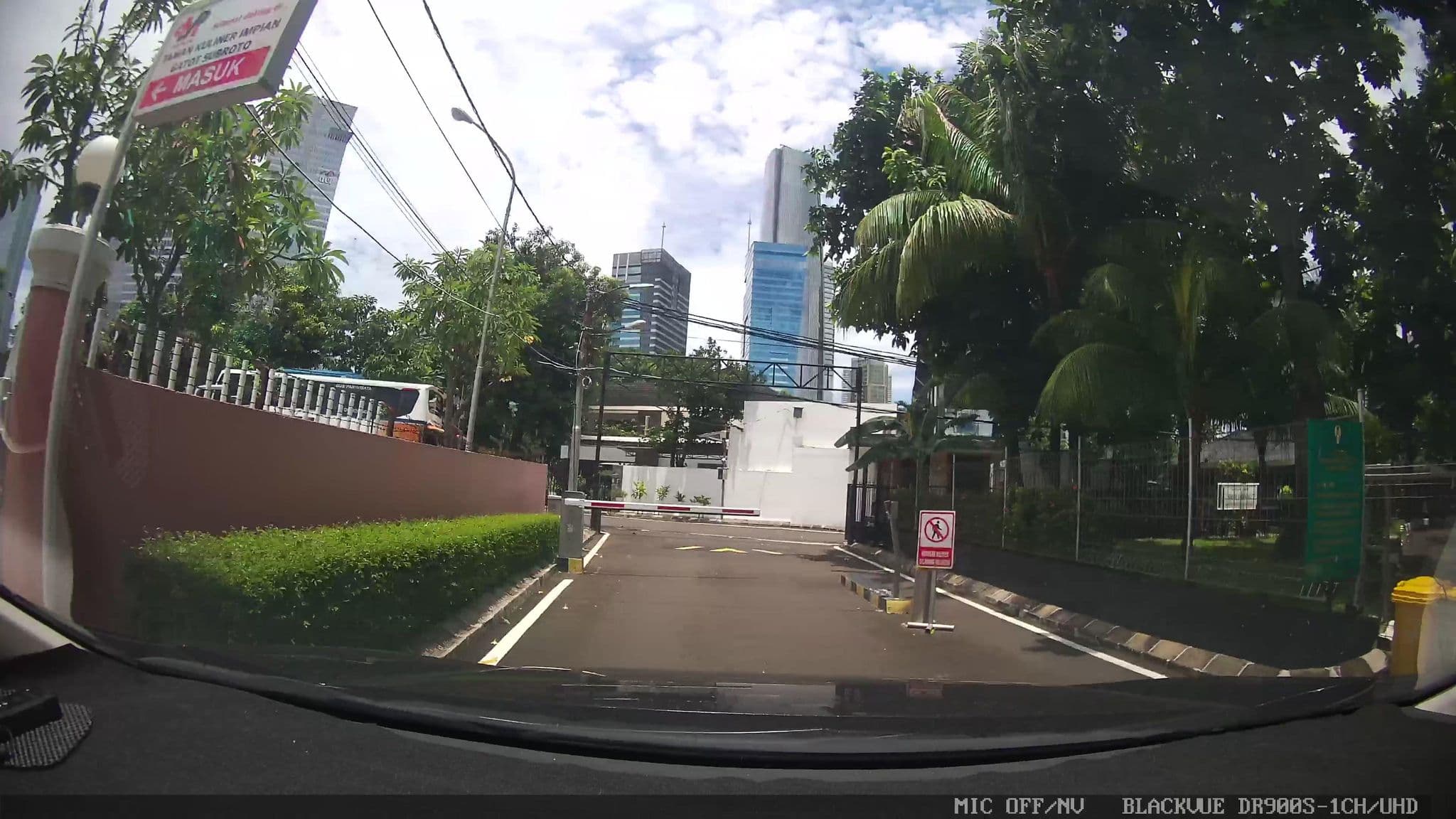 Street view near Hotel oria, Jakarta — © Kaart---FRONT (CC BY-SA · Mapillary)