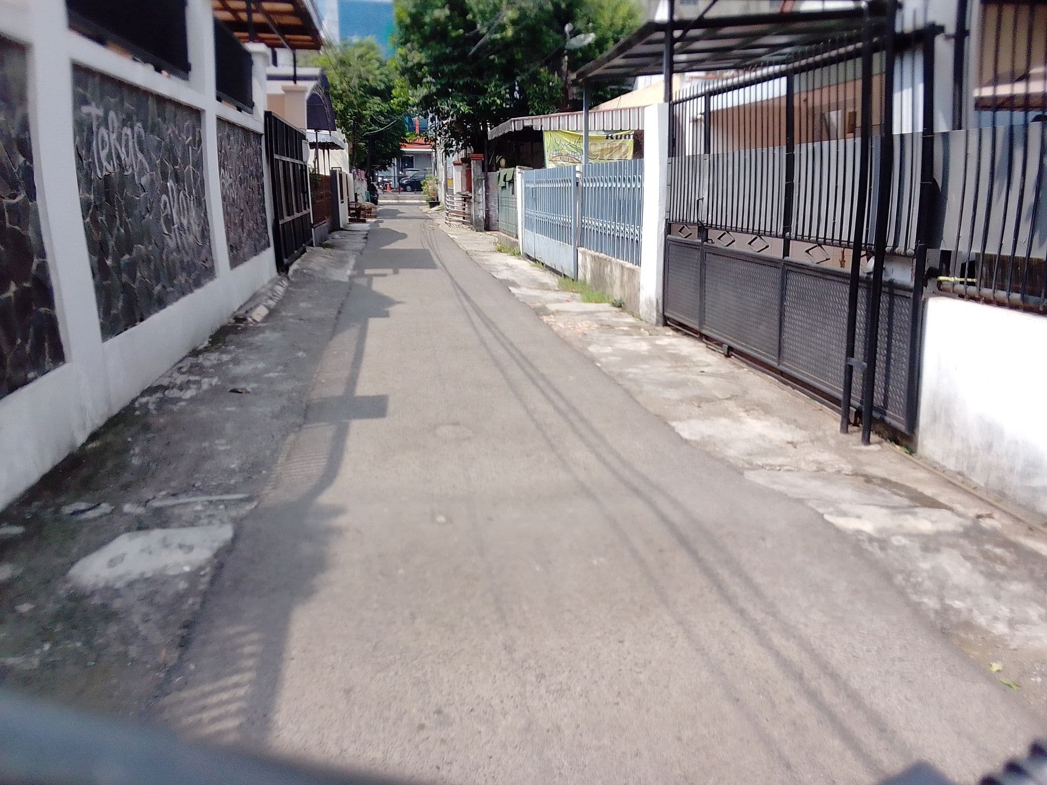 Street view near Hotel Mutiara Merdeka, Jakarta — © fedrian_syah (CC BY-SA · Mapillary)