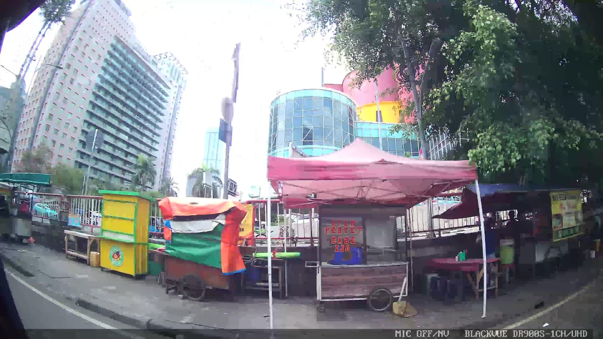 Street view near Hotel D'wangsa Maluku, Jakarta — © Kaart---RIGHT (CC BY-SA · Mapillary)