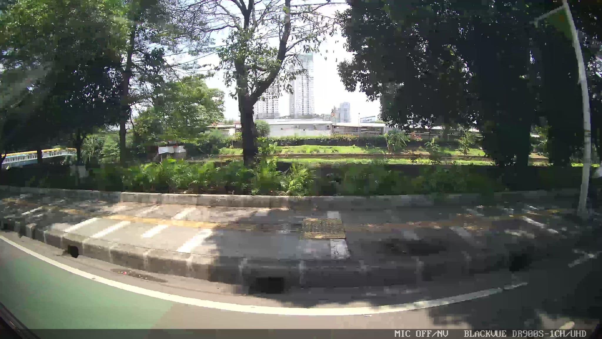 Street view near Shangri-La Hotel,Kuala Lumpur, Jakarta — © Kaart---LEFT (CC BY-SA · Mapillary)