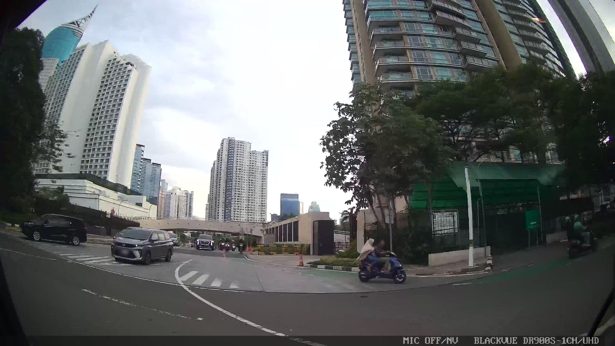 Street view near Hotel Ungaran Cantik, Jakarta — © Kaart---RIGHT (CC BY-SA · Mapillary)