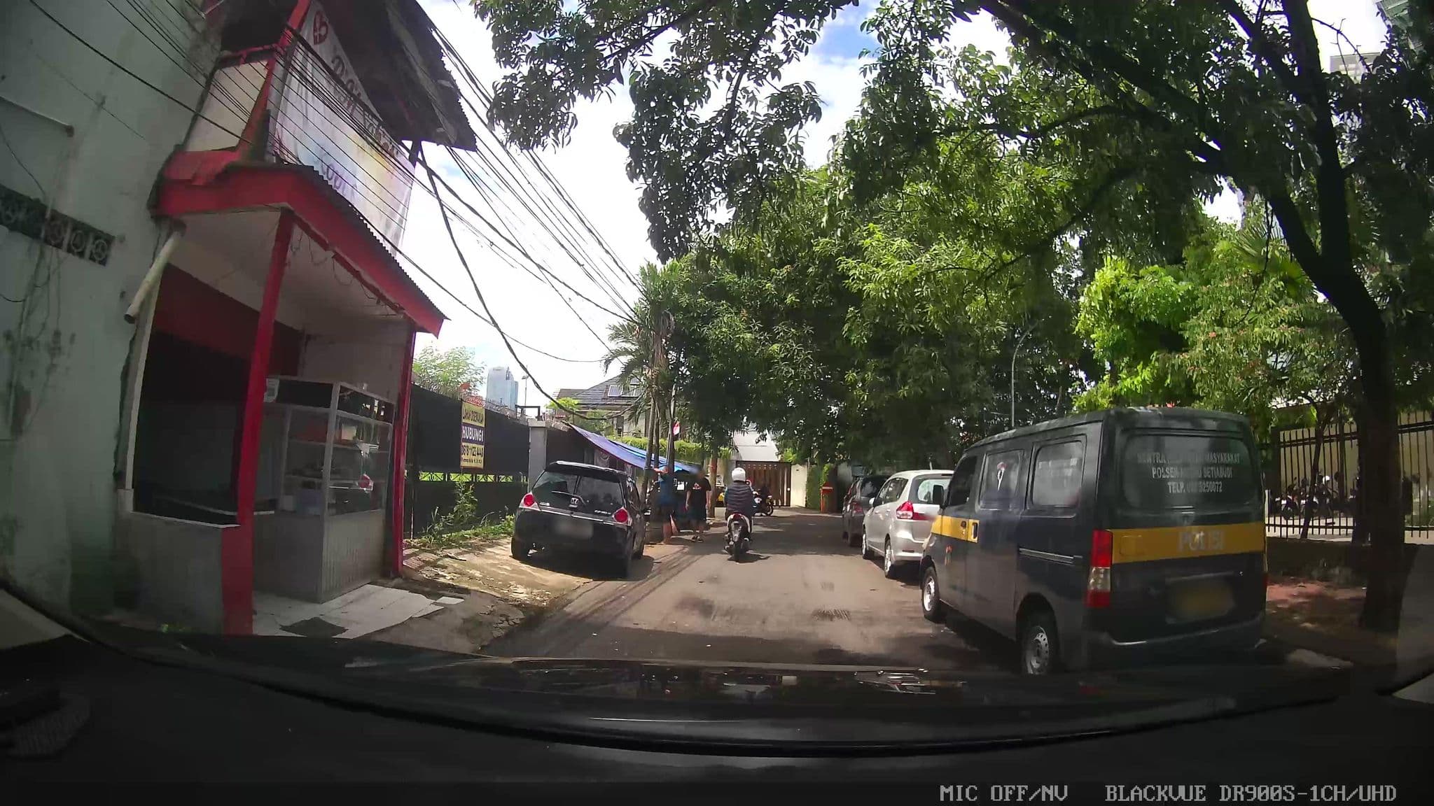 Street view near Kos Puri Ataya, Jakarta — © Kaart---FRONT (CC BY-SA · Mapillary)