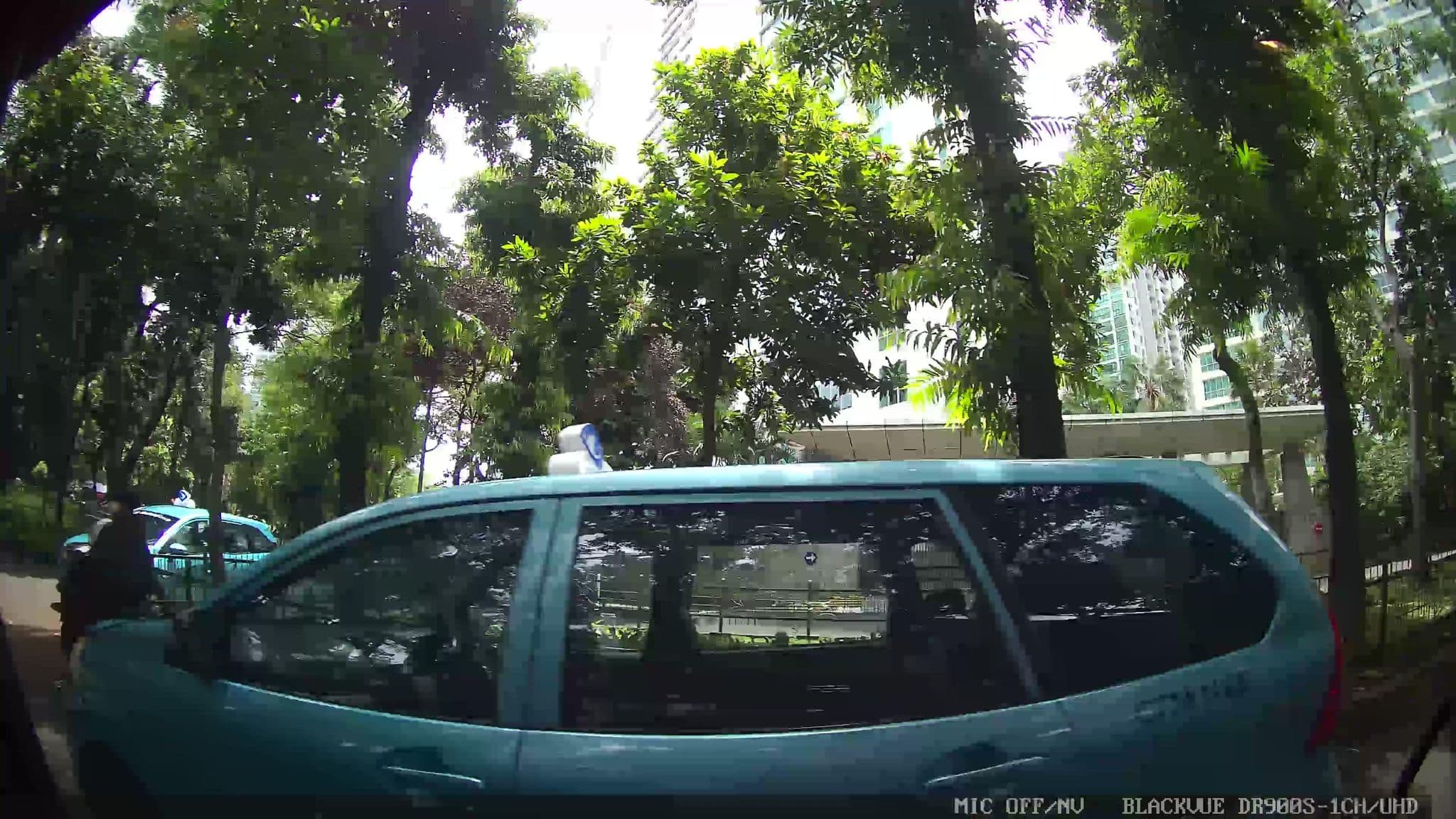 Street view near Tree House Suites Kuningan, Jakarta — © Kaart---RIGHT (CC BY-SA · Mapillary)