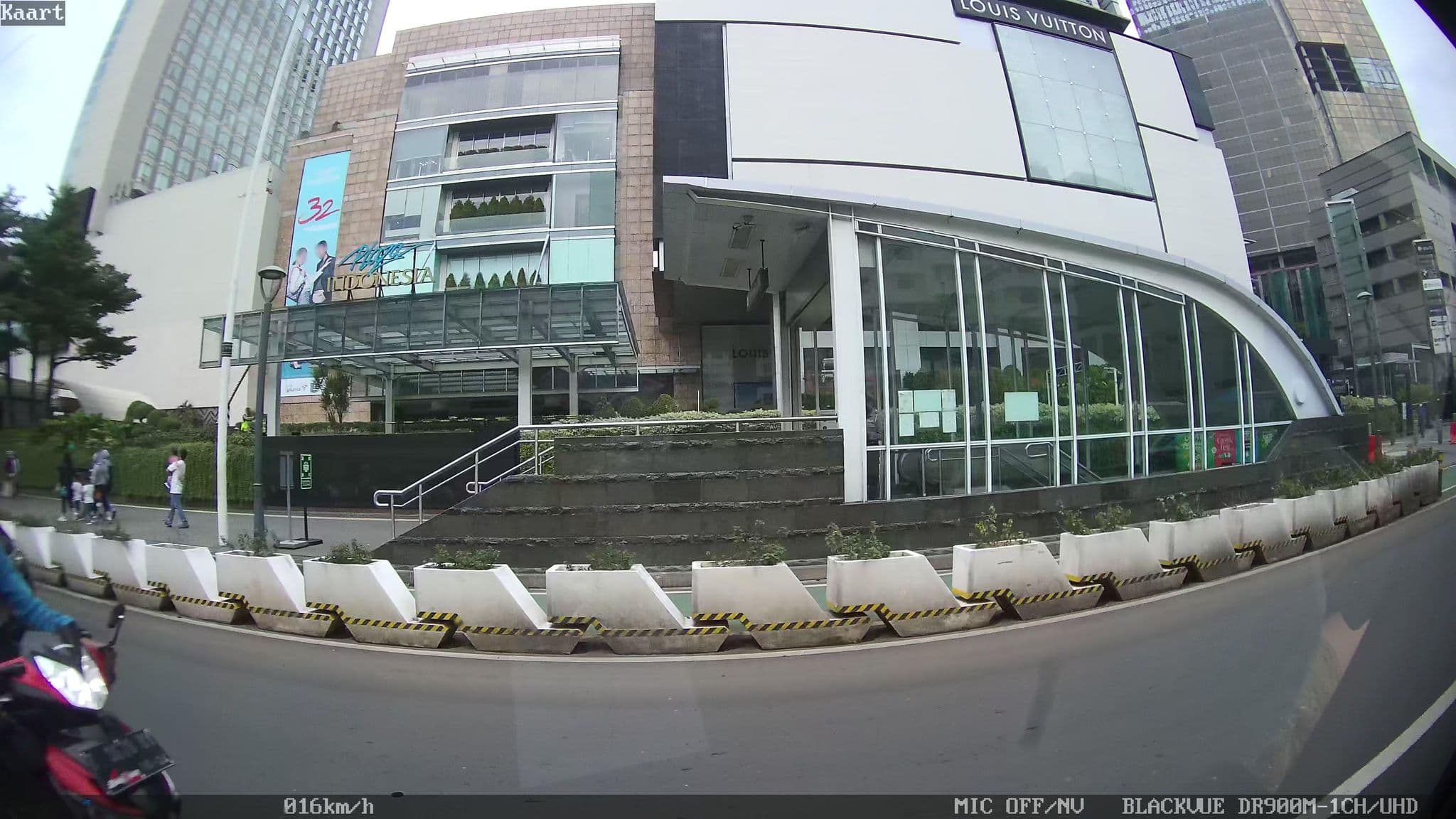 Street view near Spa & swimingpool, Jakarta — © kaart_1 (CC BY-SA · Mapillary)