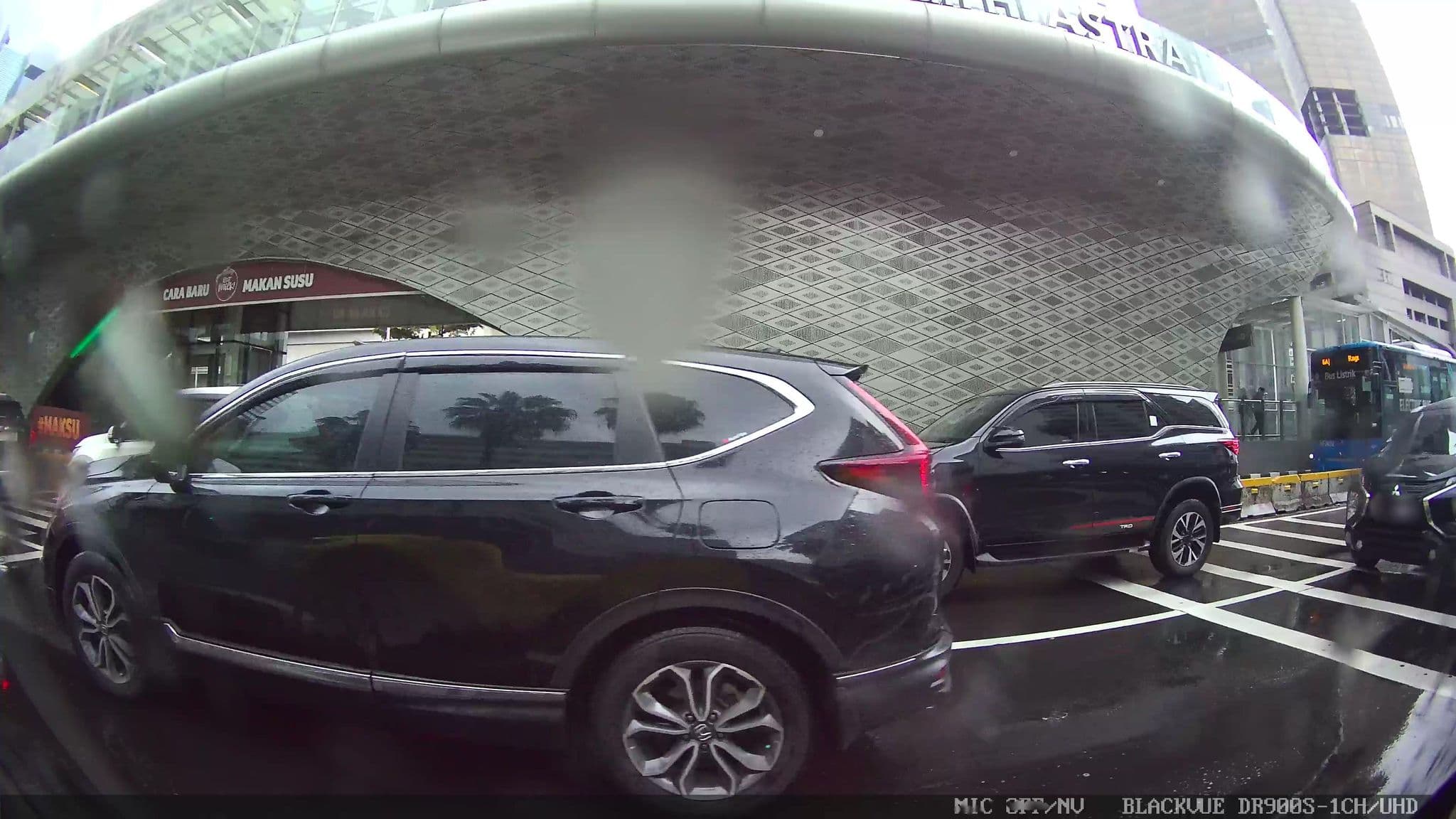 Street view near Swimming Pool & Gym, Jakarta — © Kaart---RIGHT (CC BY-SA · Mapillary)