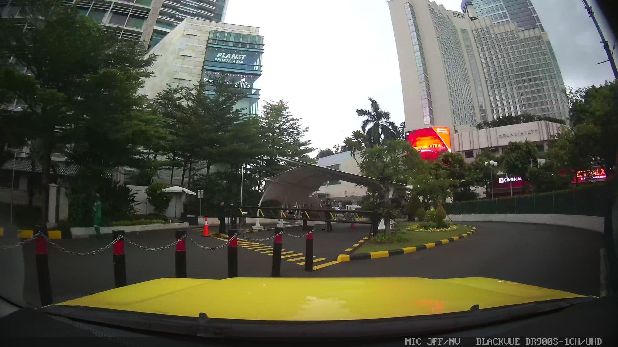 Street view near Kamar Bayi Hotel Indonesia 👼👶, Jakarta — © Kaart---FRONT (CC BY-SA · Mapillary)