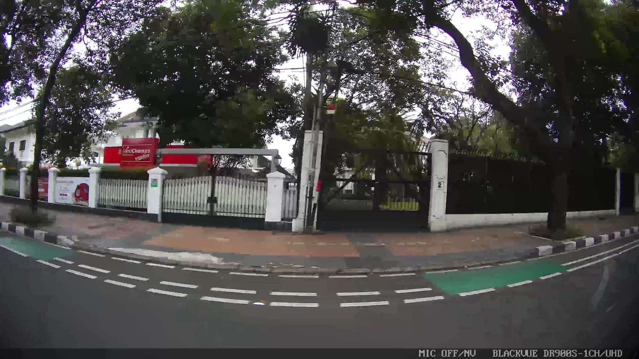 Street view near Mutiara Ballroom Hotel Millenium, Jakarta — © Kaart---LEFT (CC BY-SA · Mapillary)