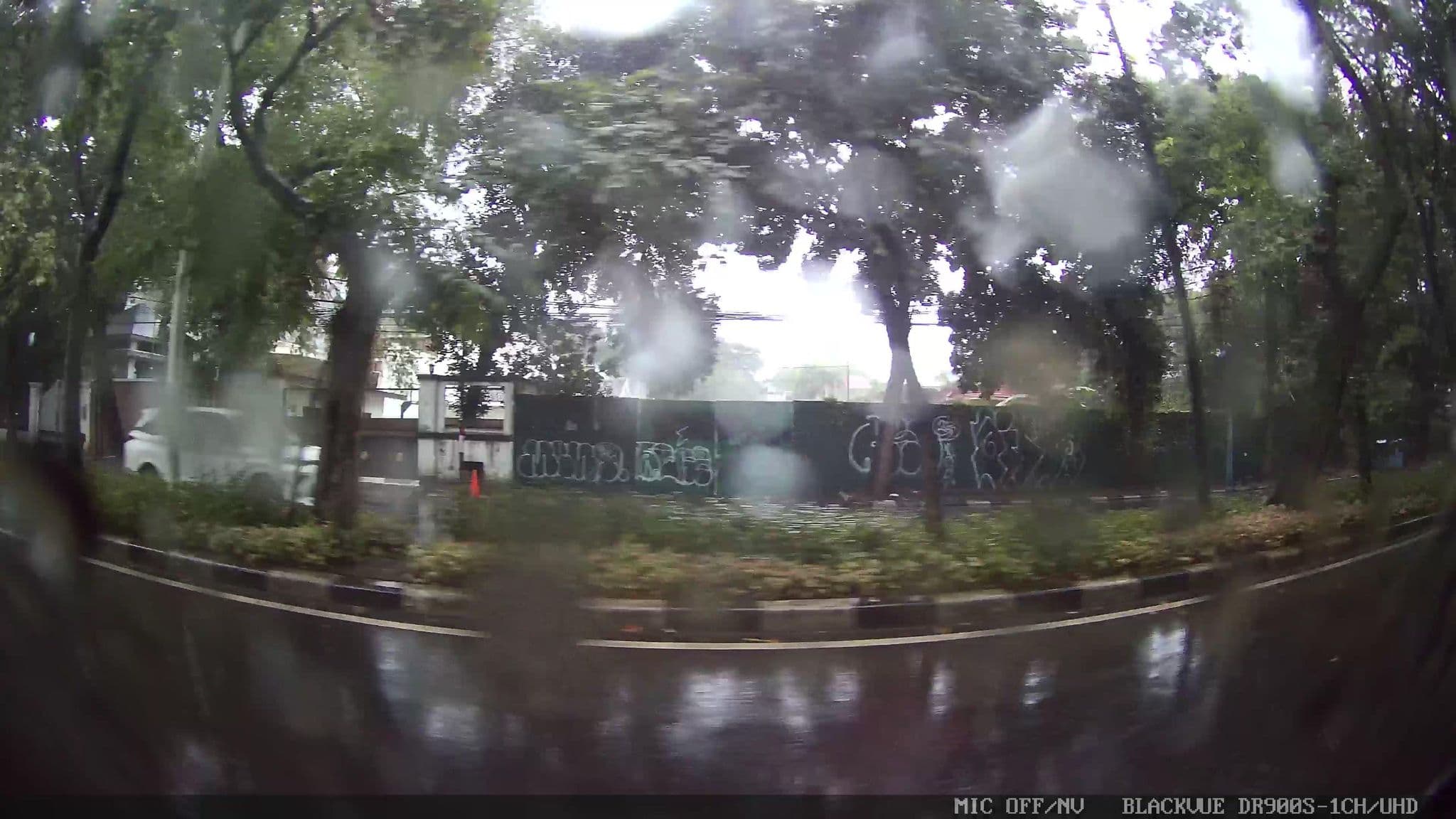 Street view near Wisma PGI, Jakarta — © Kaart---RIGHT (CC BY-SA · Mapillary)