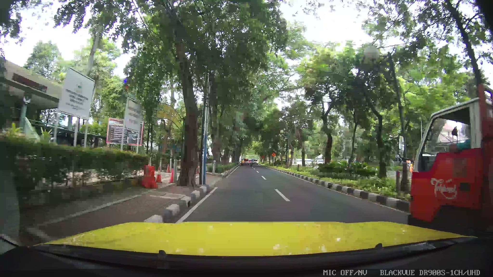 Street view near Harris Hotel & Residences Riverview Kuta - Bali, Jl. Raya Kuta No. 62A, Badung Bali - Indonesia, Jakarta — © Kaart---FRONT (CC BY-SA · Mapillary)
