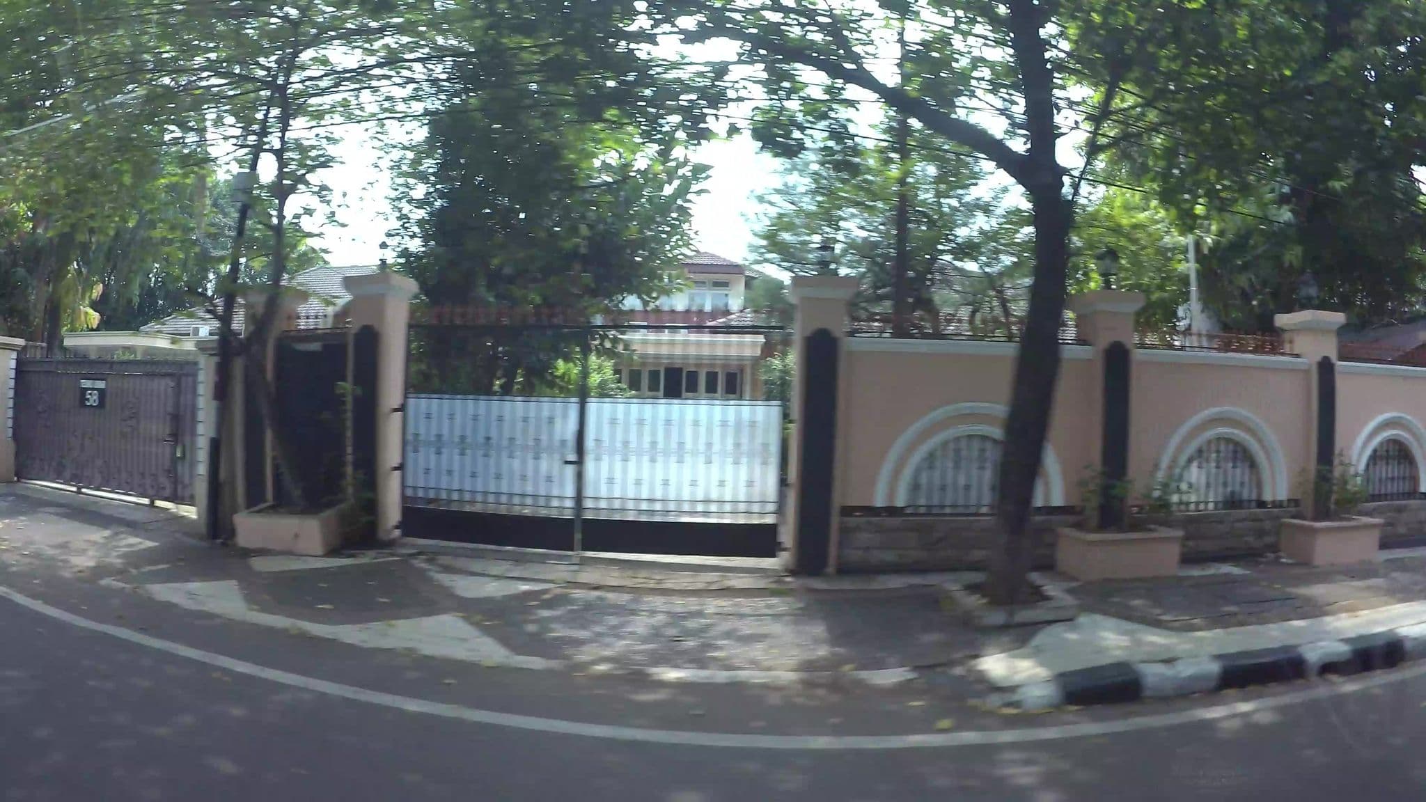 Street view near Villa Melati Putih, Jakarta — © kaart_3 (CC BY-SA · Mapillary)