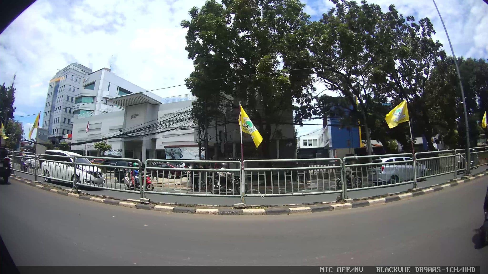 Street view near Fesda PT, Jakarta — © Kaart---RIGHT (CC BY-SA · Mapillary)