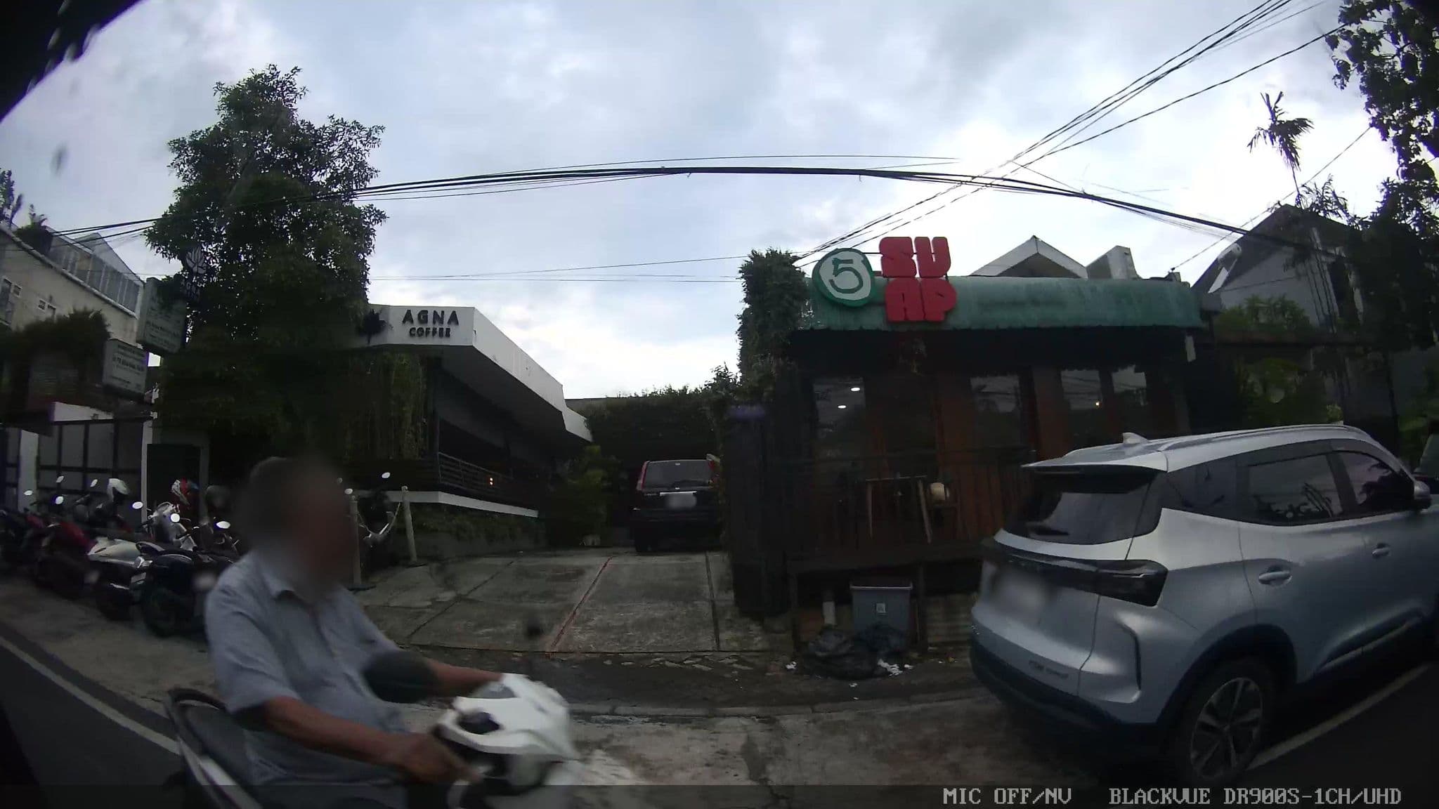 Street view near The Nyaman Jakarta, Jakarta — © Kaart---RIGHT (CC BY-SA · Mapillary)