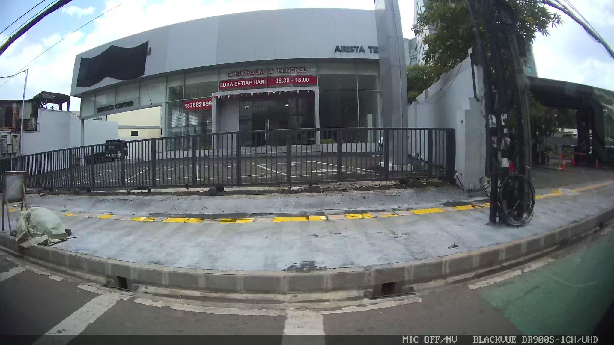 Street view near Hotel harris sentul bogor, Jakarta — © Kaart---LEFT (CC BY-SA · Mapillary)
