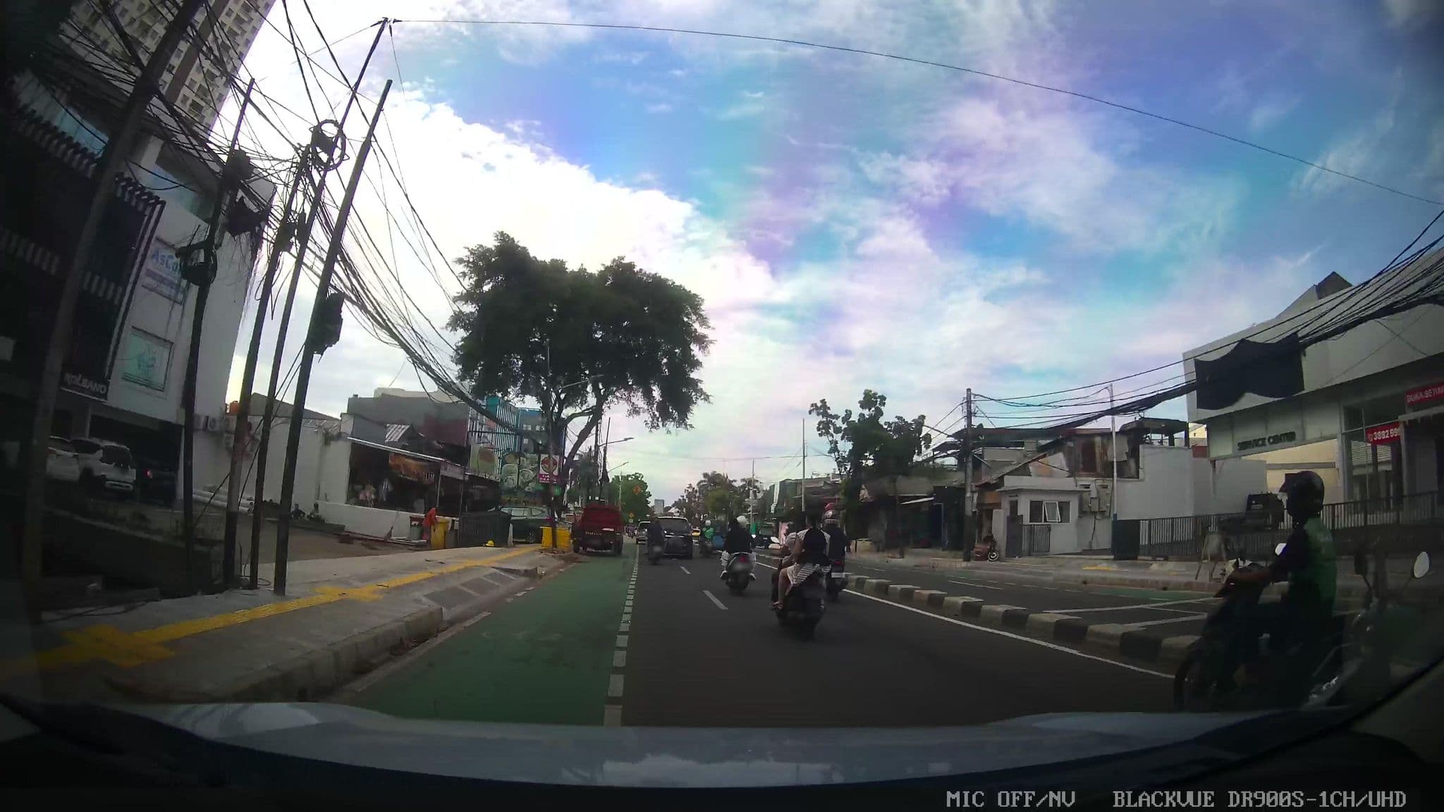 Street view near Sales and Marketing Office Harris Hotel Tebet, Jakarta — © Kaart---FRONT (CC BY-SA · Mapillary)