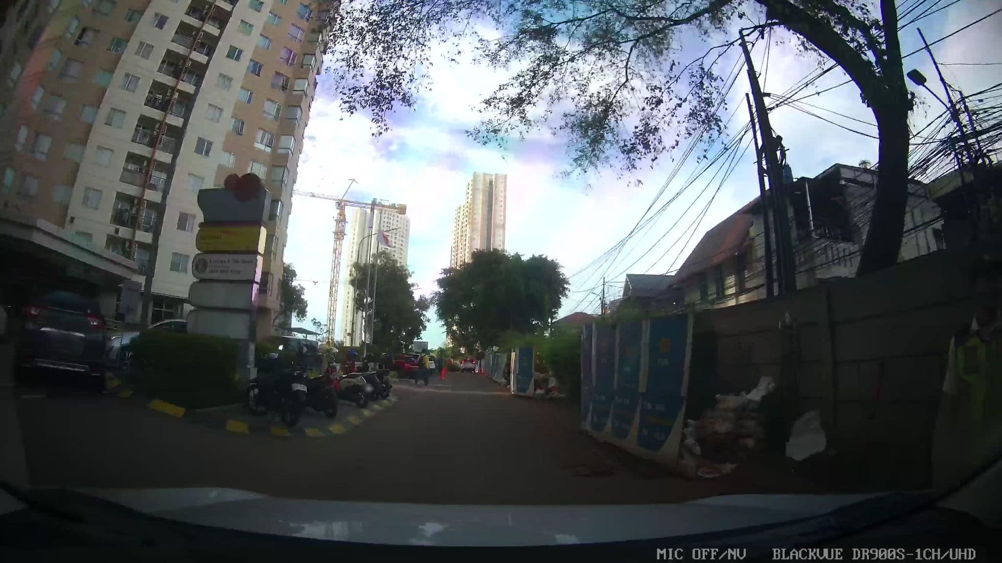 Street view near The 18 Taman Rasuna Residence - North Tower 11th Floor, Jakarta — © Kaart---FRONT (CC BY-SA · Mapillary)