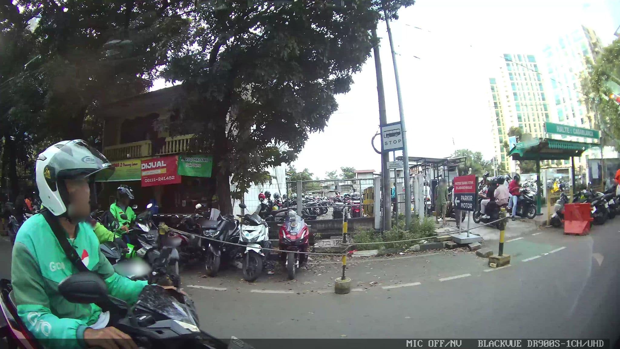 Street view near The Amaroosa, Jakarta — © Kaart---LEFT (CC BY-SA · Mapillary)