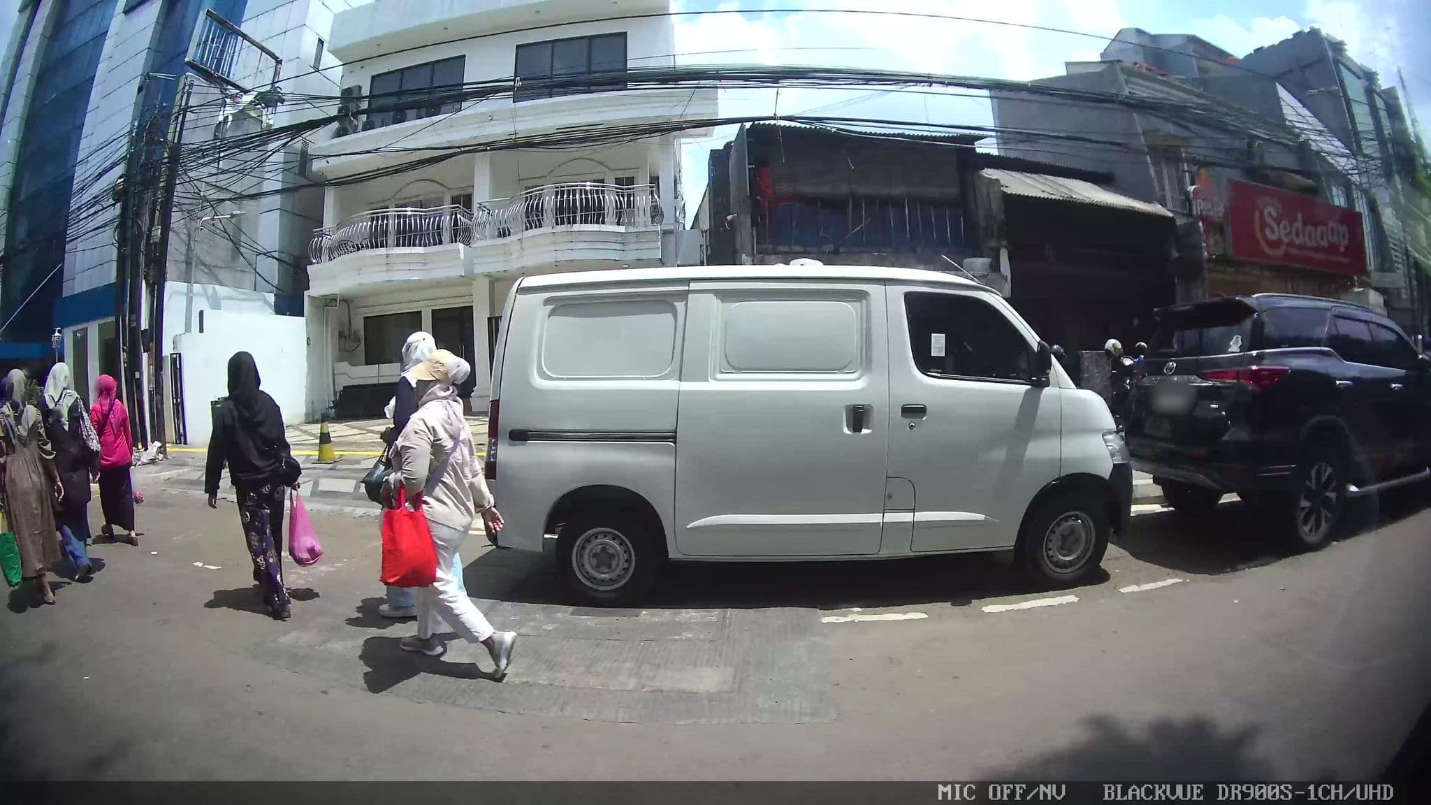 Street view near Park Lane, Jakarta — © Kaart---LEFT (CC BY-SA · Mapillary)