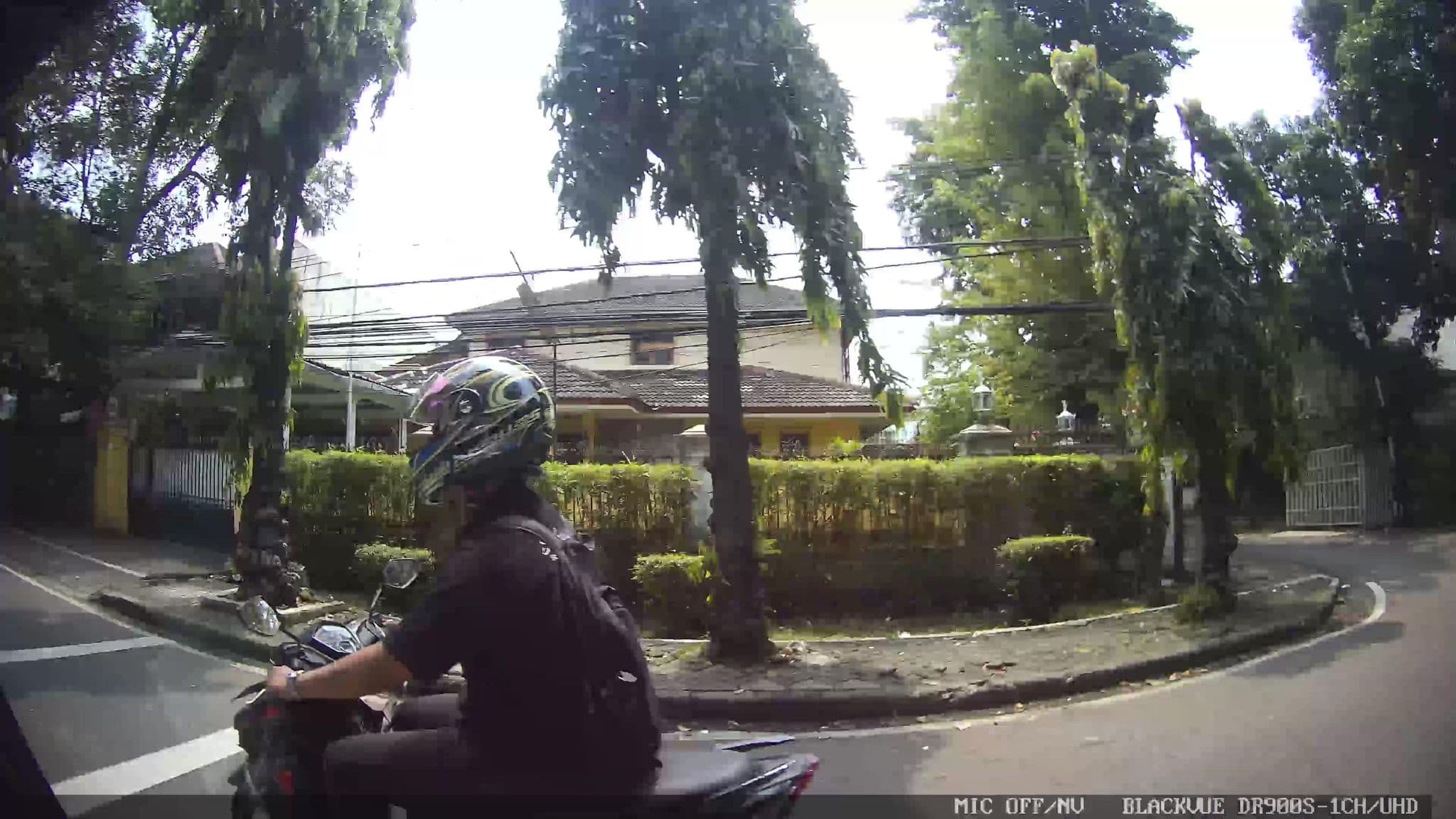 Street view near LeGreen Suite Tebet, Jakarta — © Kaart---RIGHT (CC BY-SA · Mapillary)